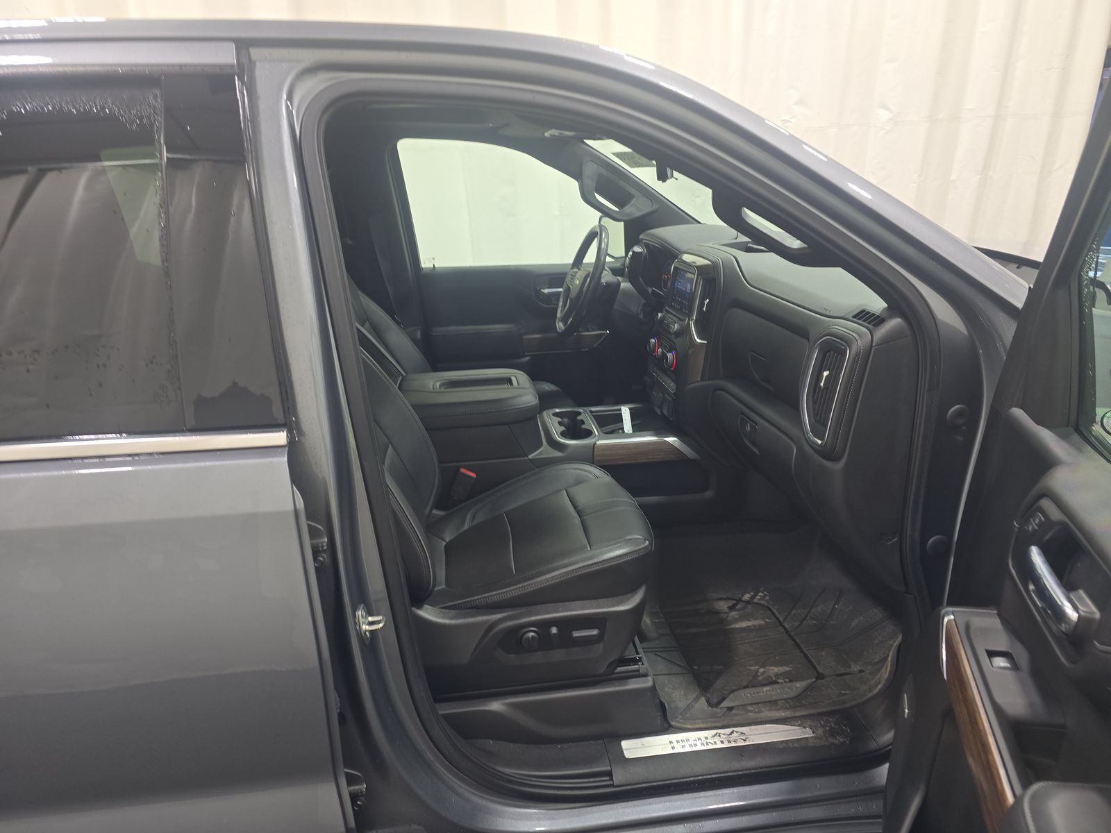 2022 Chevrolet Silverado 1500 High Country AWD