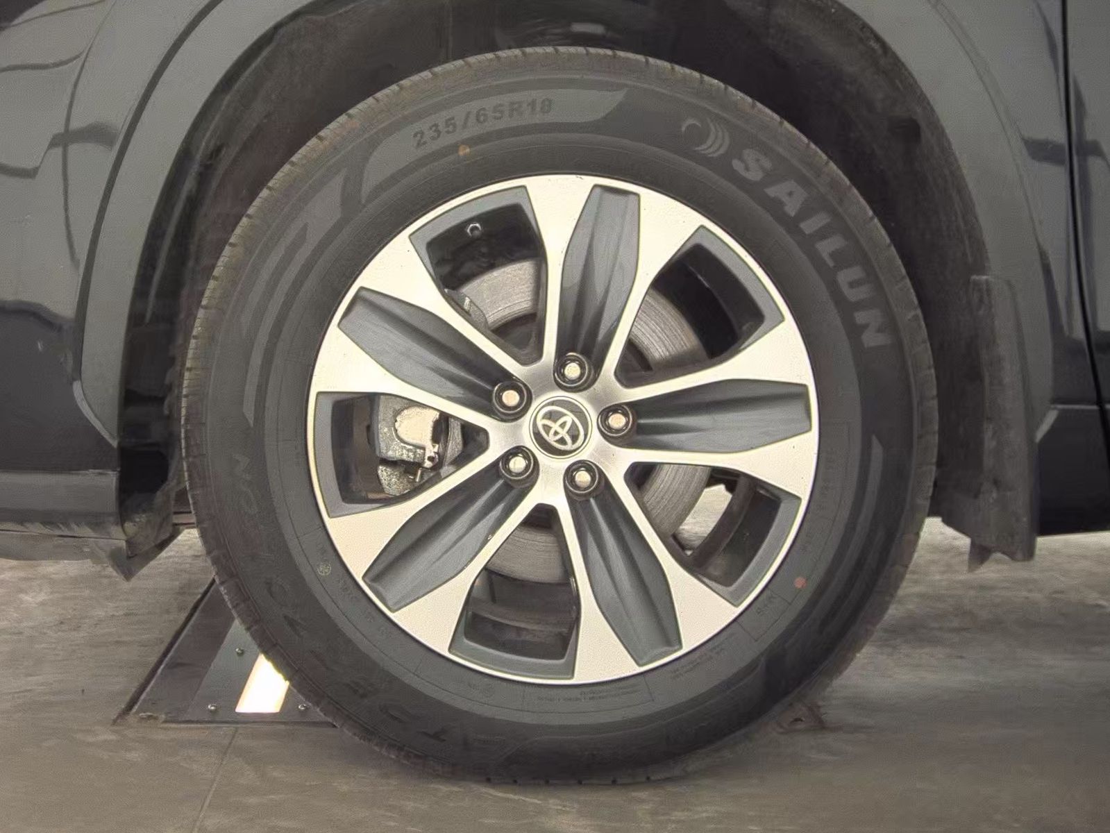 2023 Toyota Highlander XLE AWD