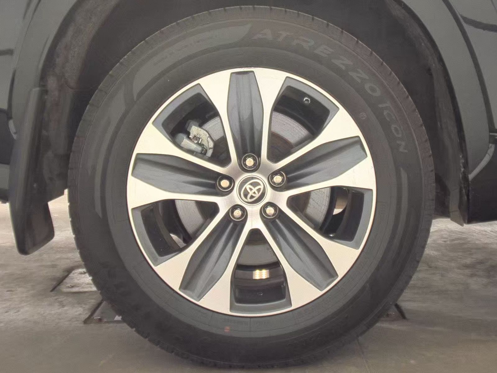 2023 Toyota Highlander XLE AWD