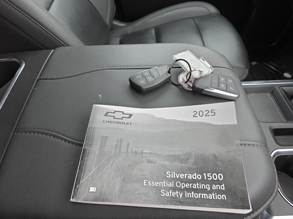 2025 Chevrolet Silverado 1500 RST AWD