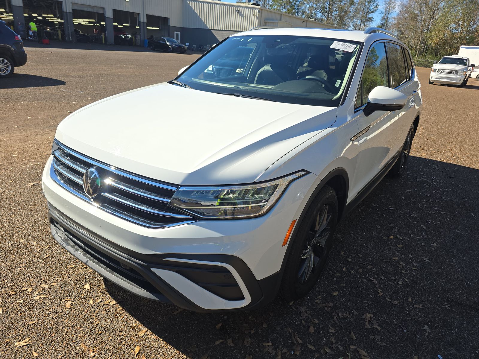 2024 Volkswagen Tiguan 2.0T SE FWD