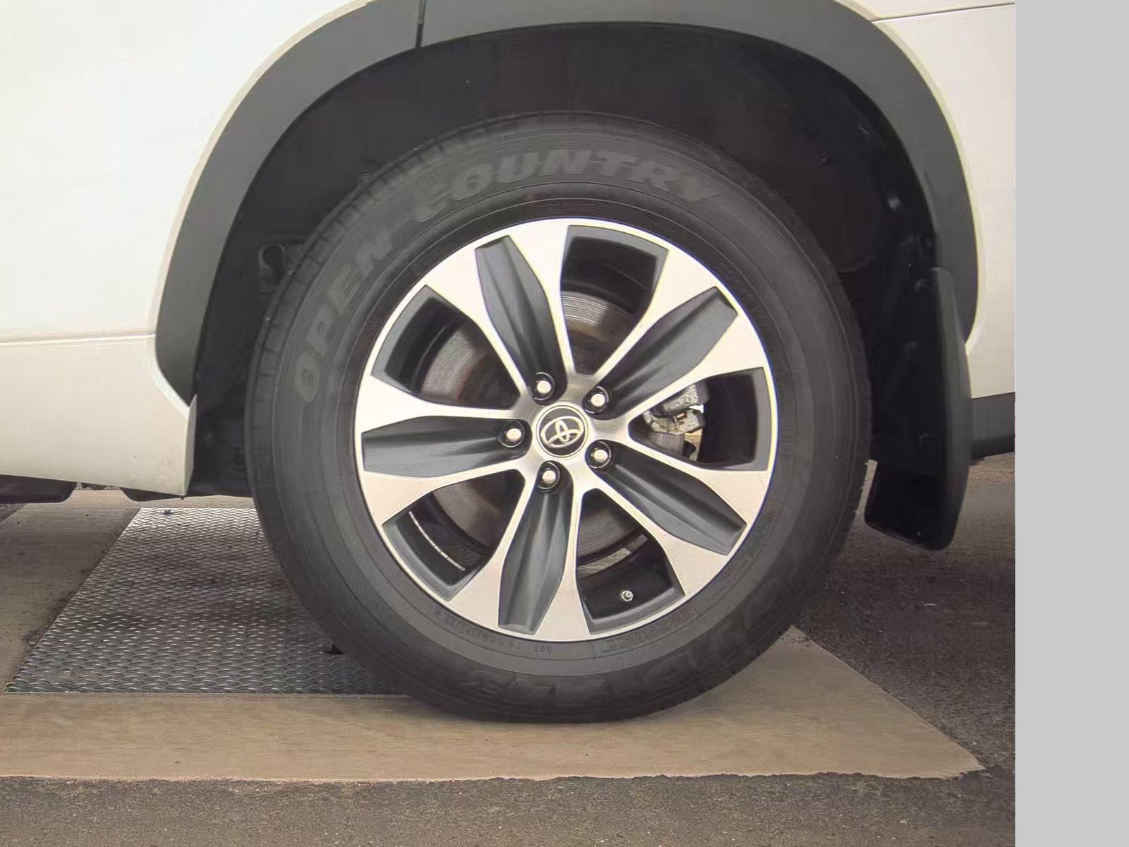 2024 Toyota Highlander Hybrid XLE AWD