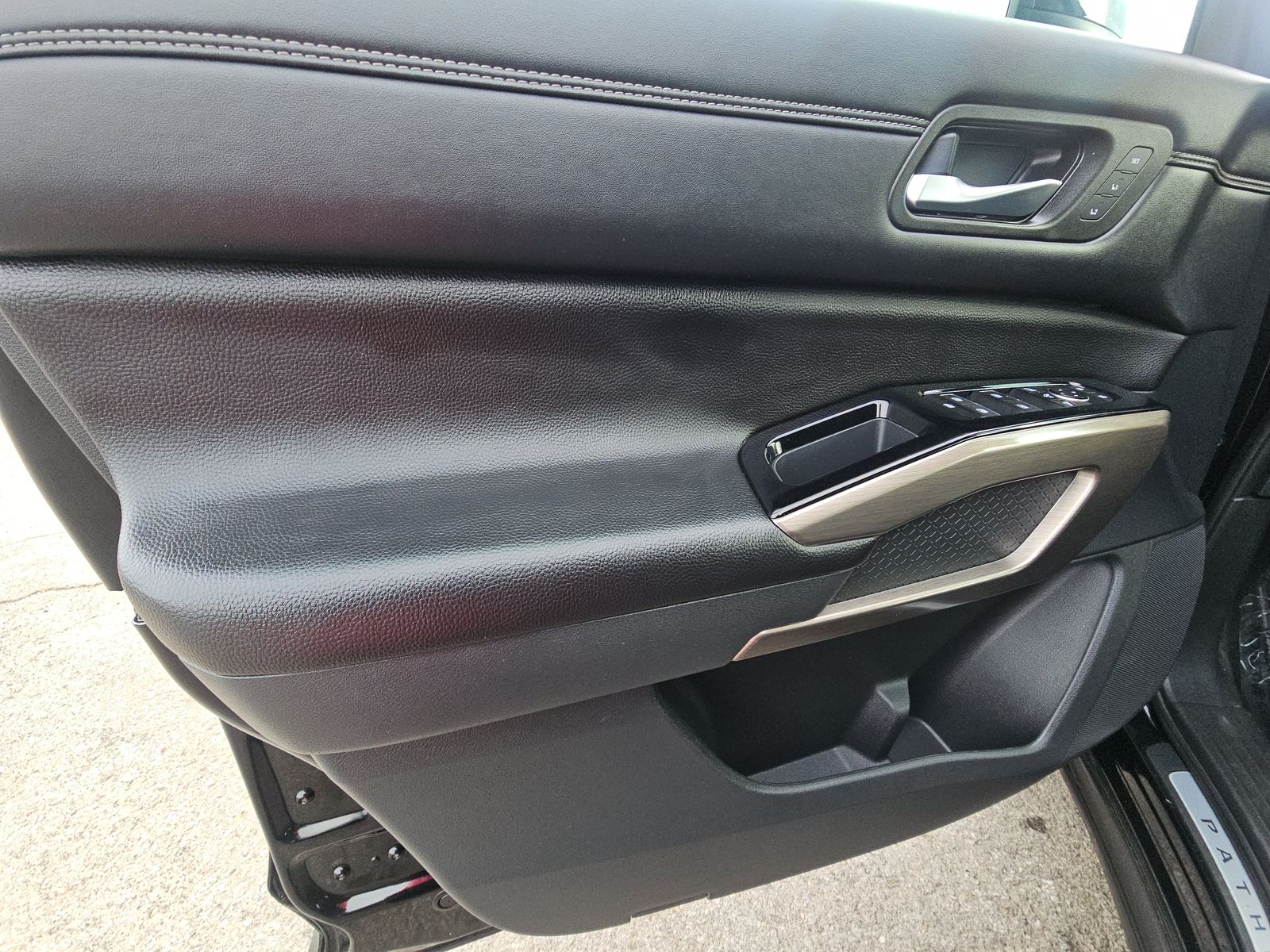 2024 Nissan Pathfinder Platinum AWD