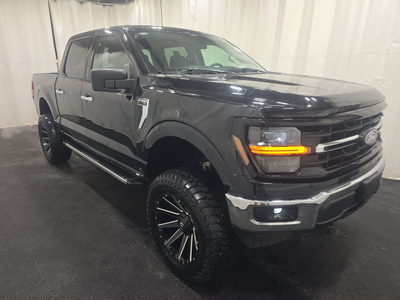 2025 Ford F-150 XLT AWD