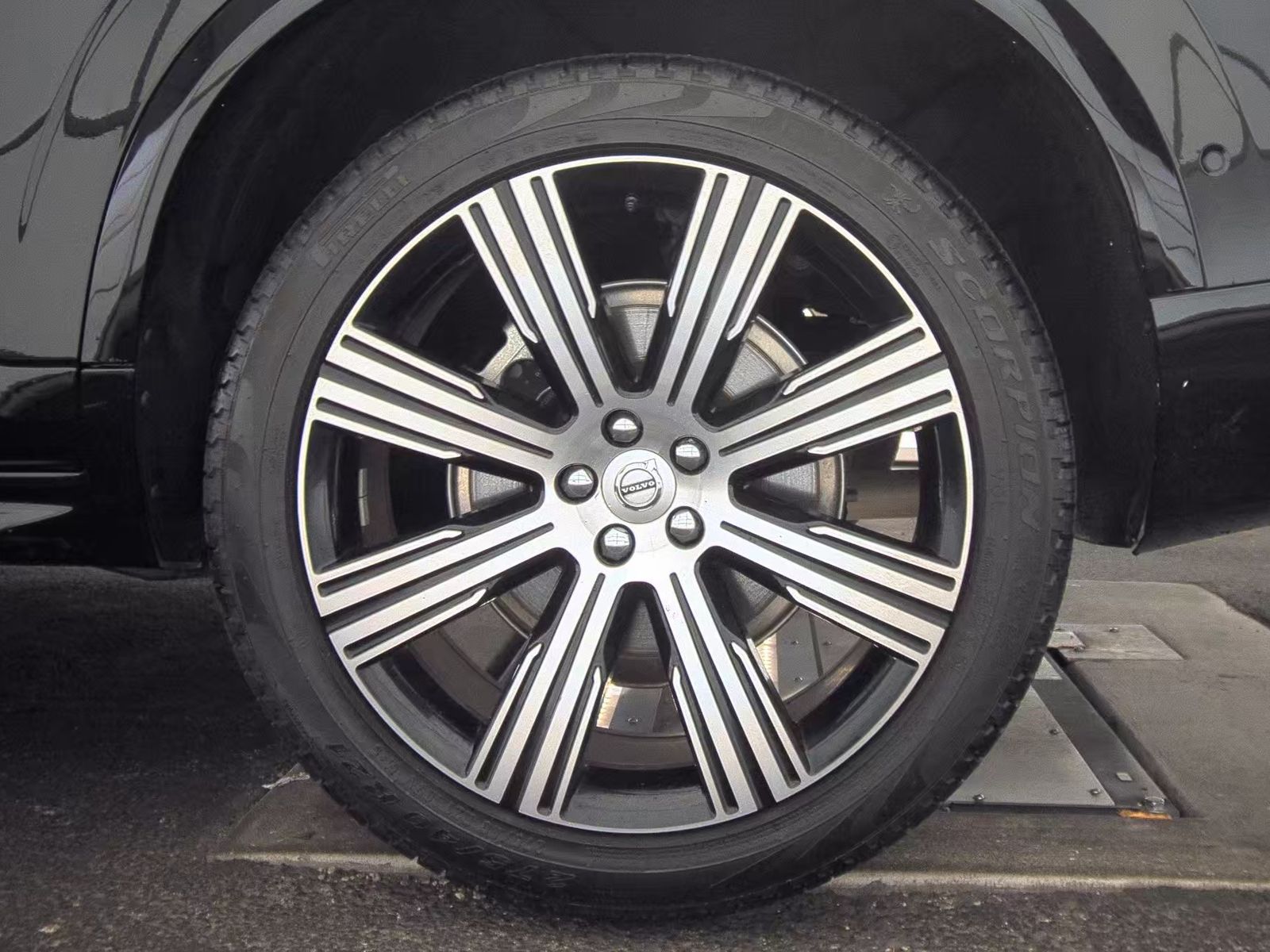 2023 Volvo XC90 B6 Ultimate AWD