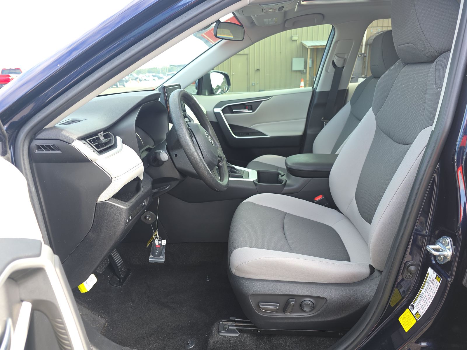 2022 Toyota RAV4 XLE FWD