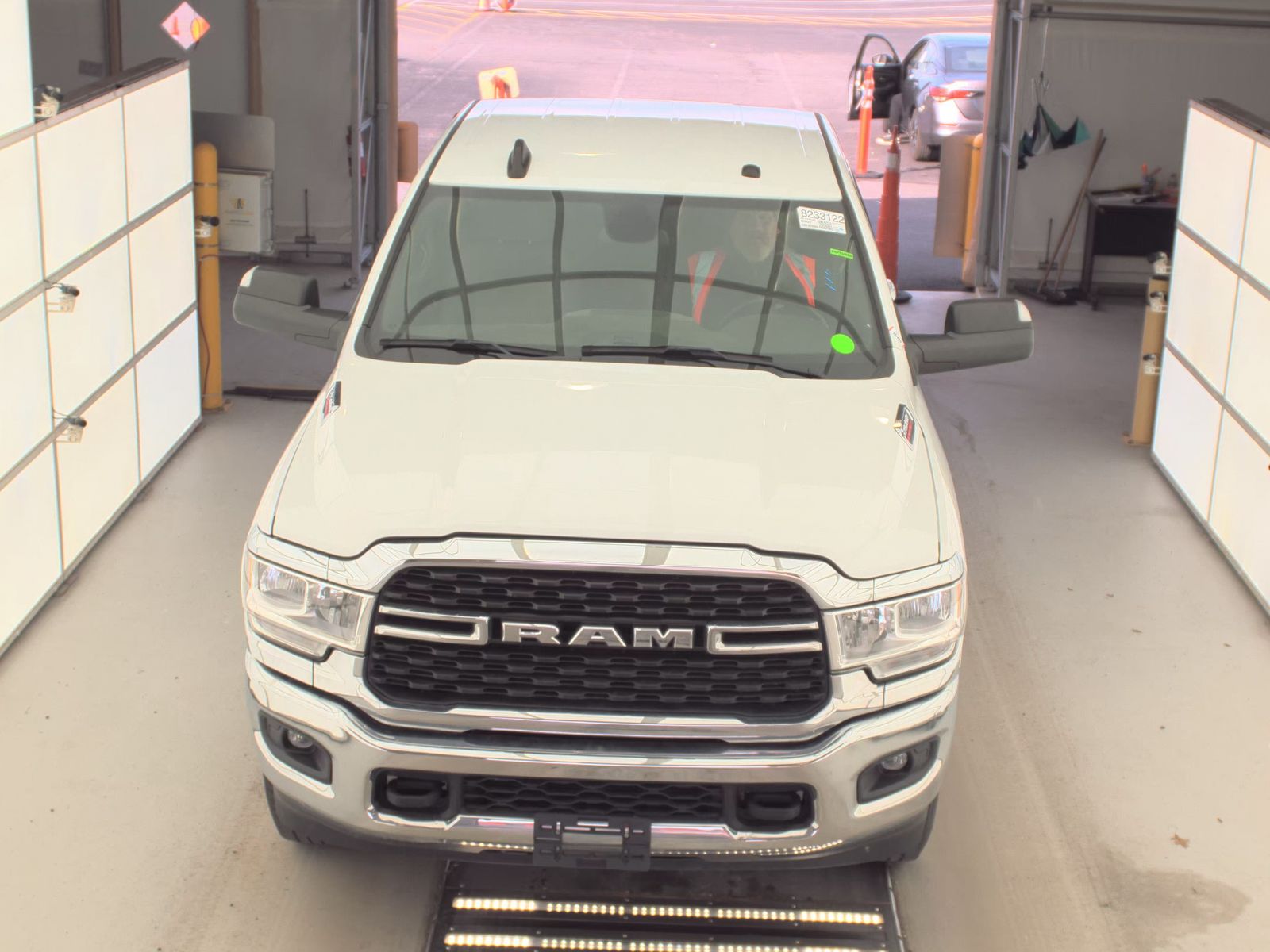 2022 DODGE RAM 2500 BIG HORN DIESEL WHITE SHORT BED SINGLE - Image 2