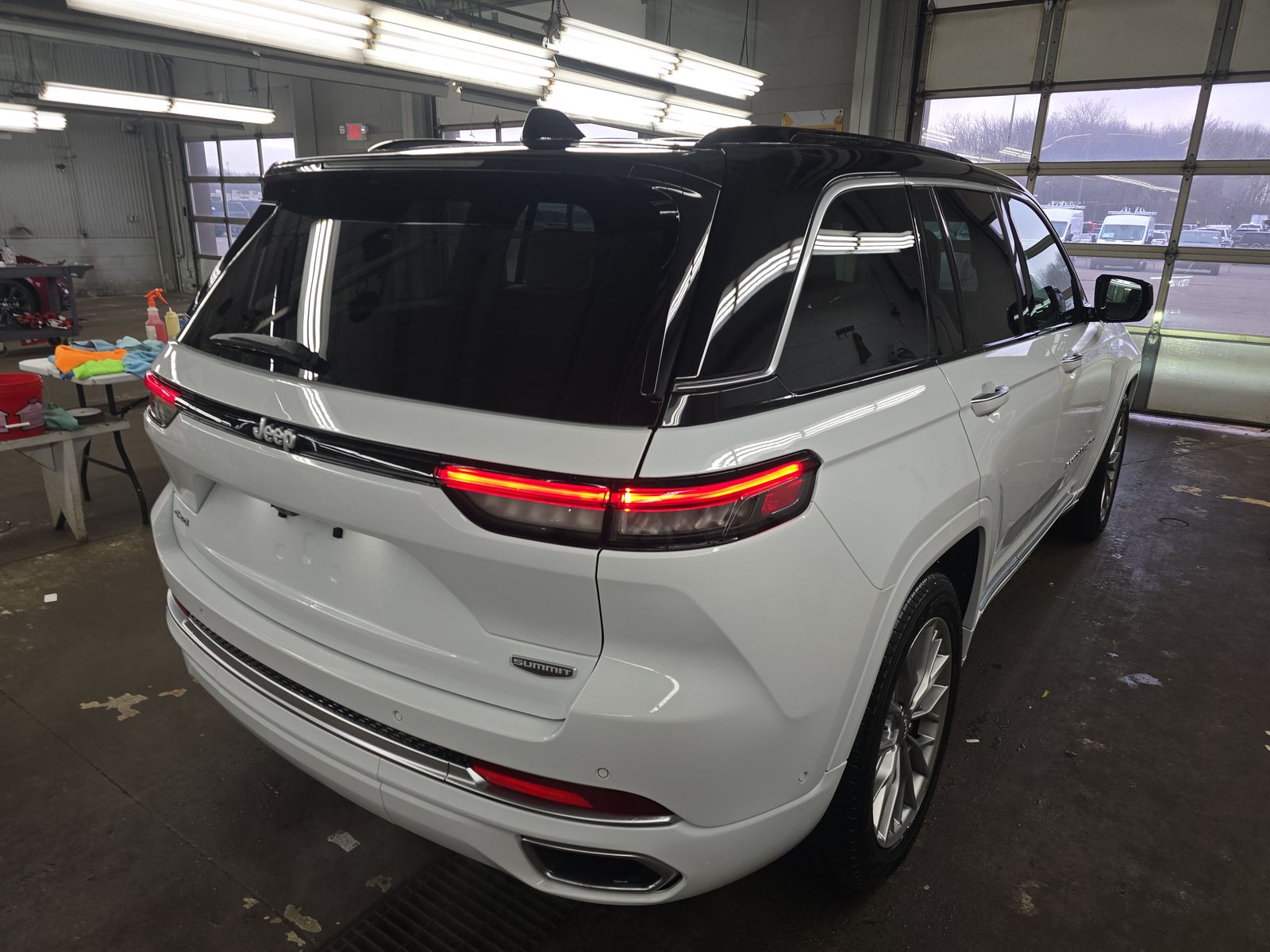 2025 Jeep Grand Cherokee Summit AWD