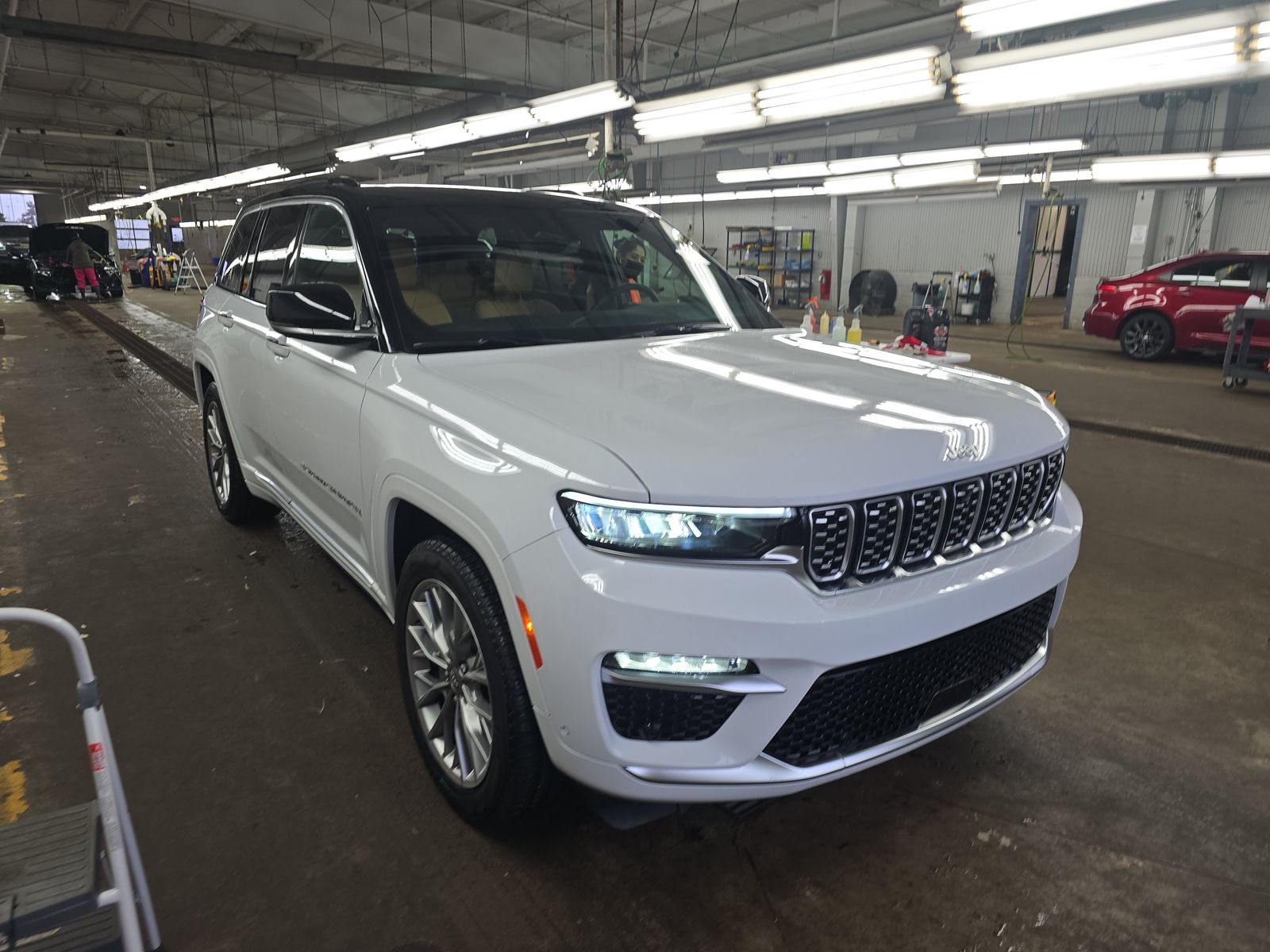 2025 Jeep Grand Cherokee Summit AWD