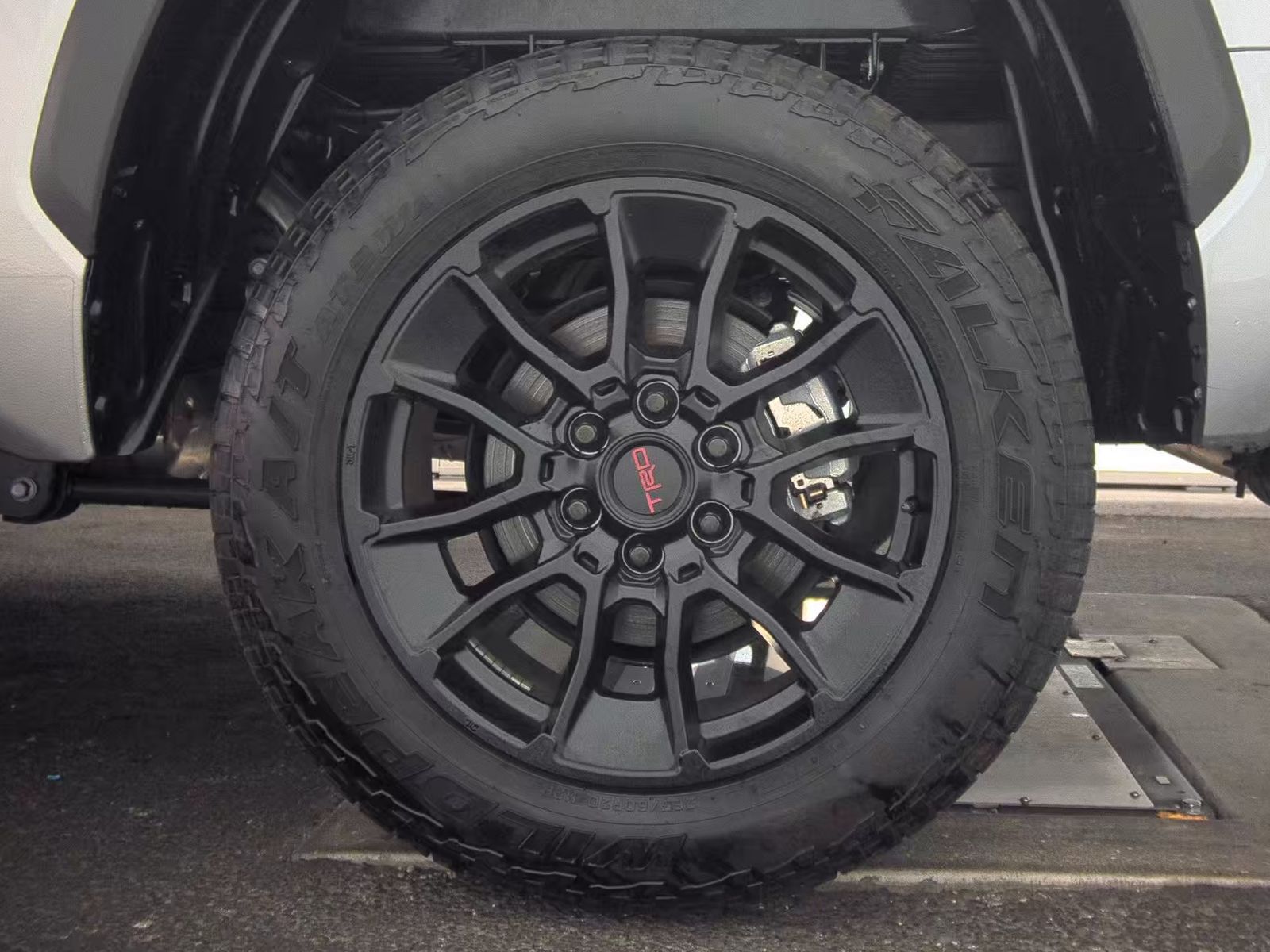 2025 Toyota Tundra SR5 AWD