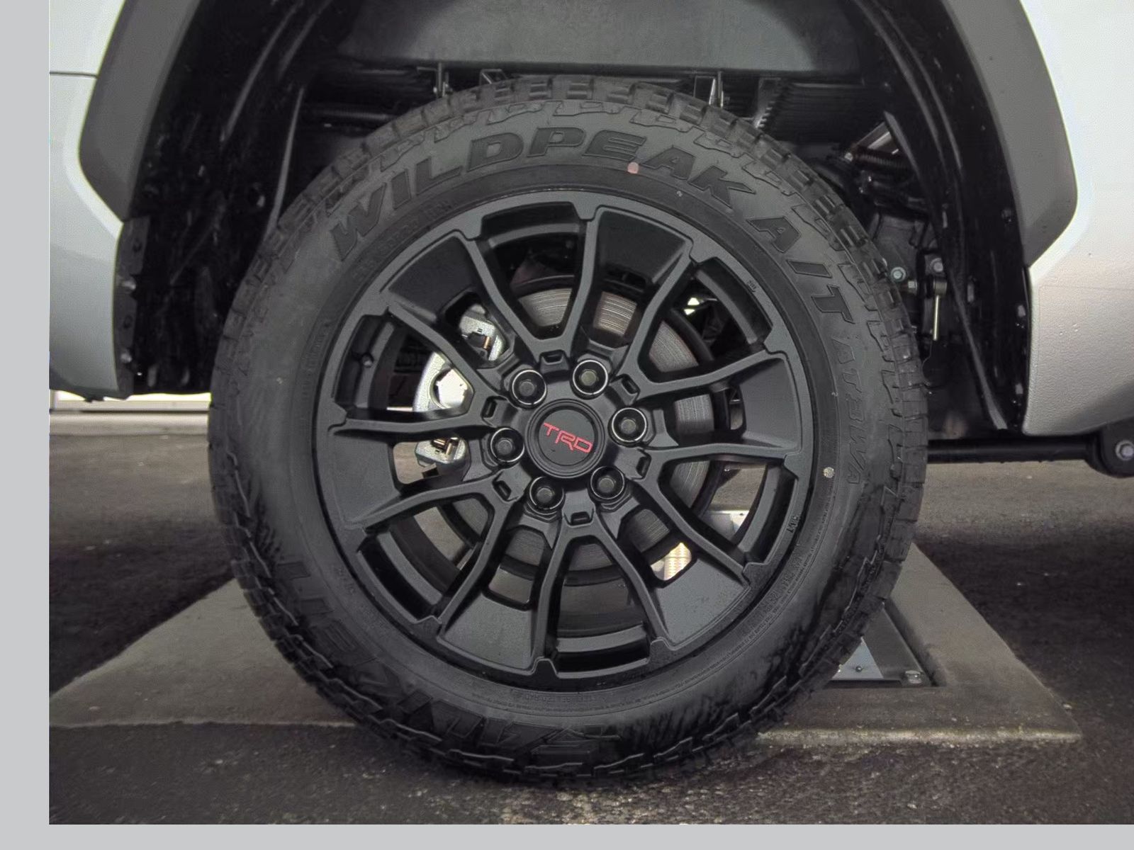 2025 Toyota Tundra SR5 AWD