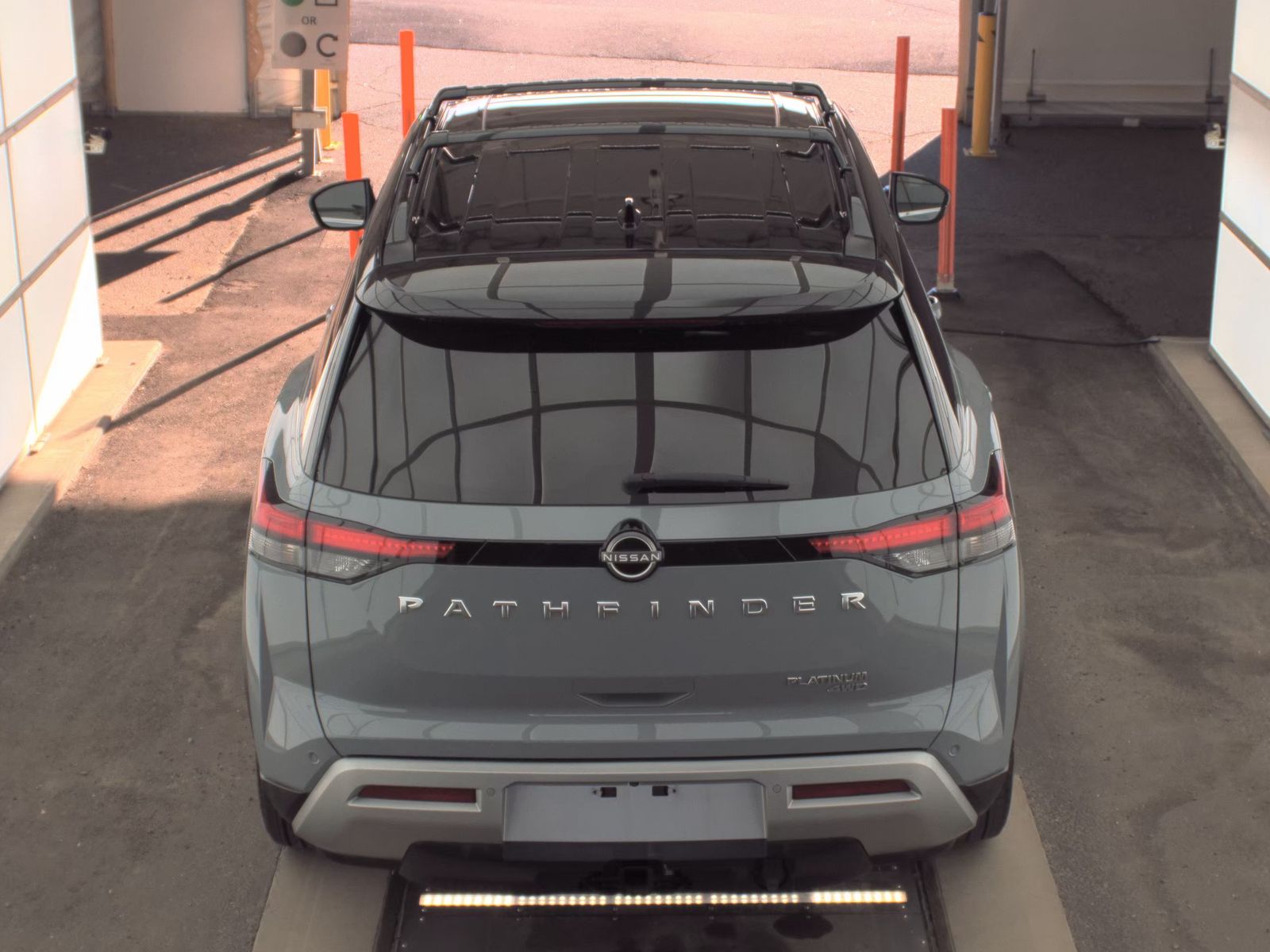 2023 Nissan Pathfinder Platinum AWD