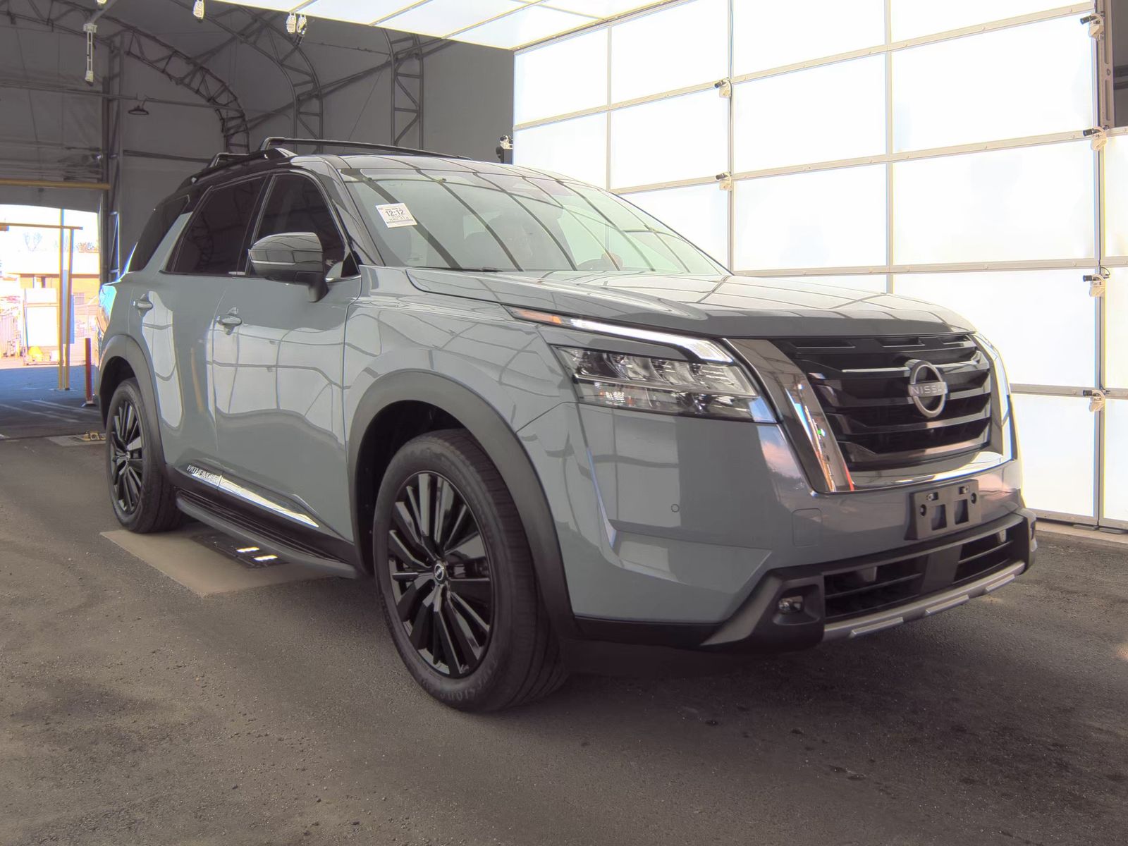 2023 Nissan Pathfinder Platinum AWD