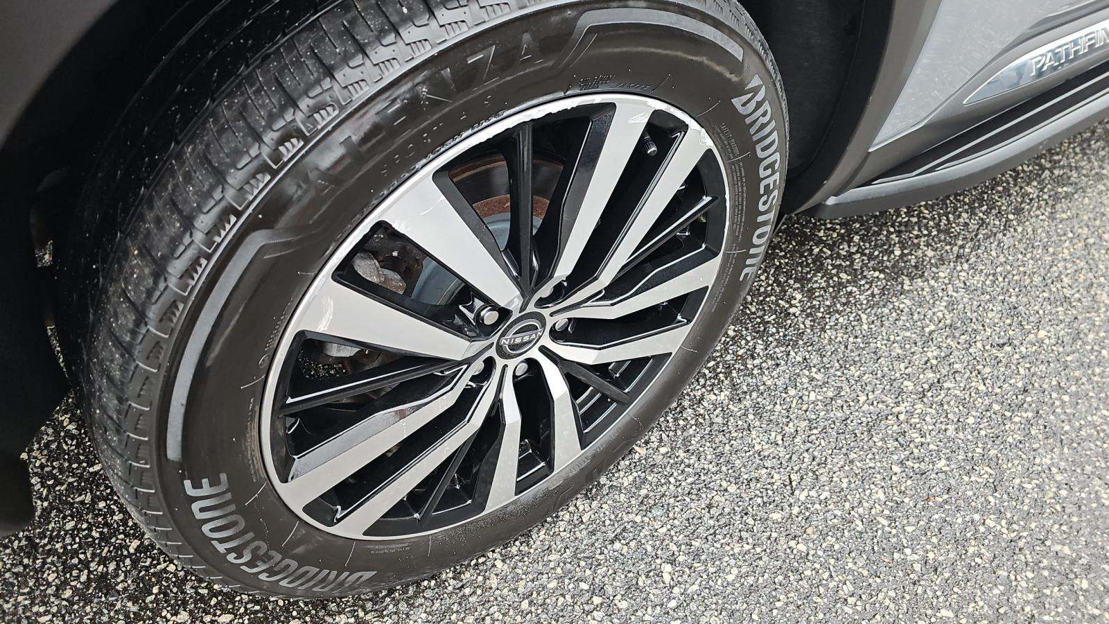 2023 Nissan Pathfinder Platinum AWD