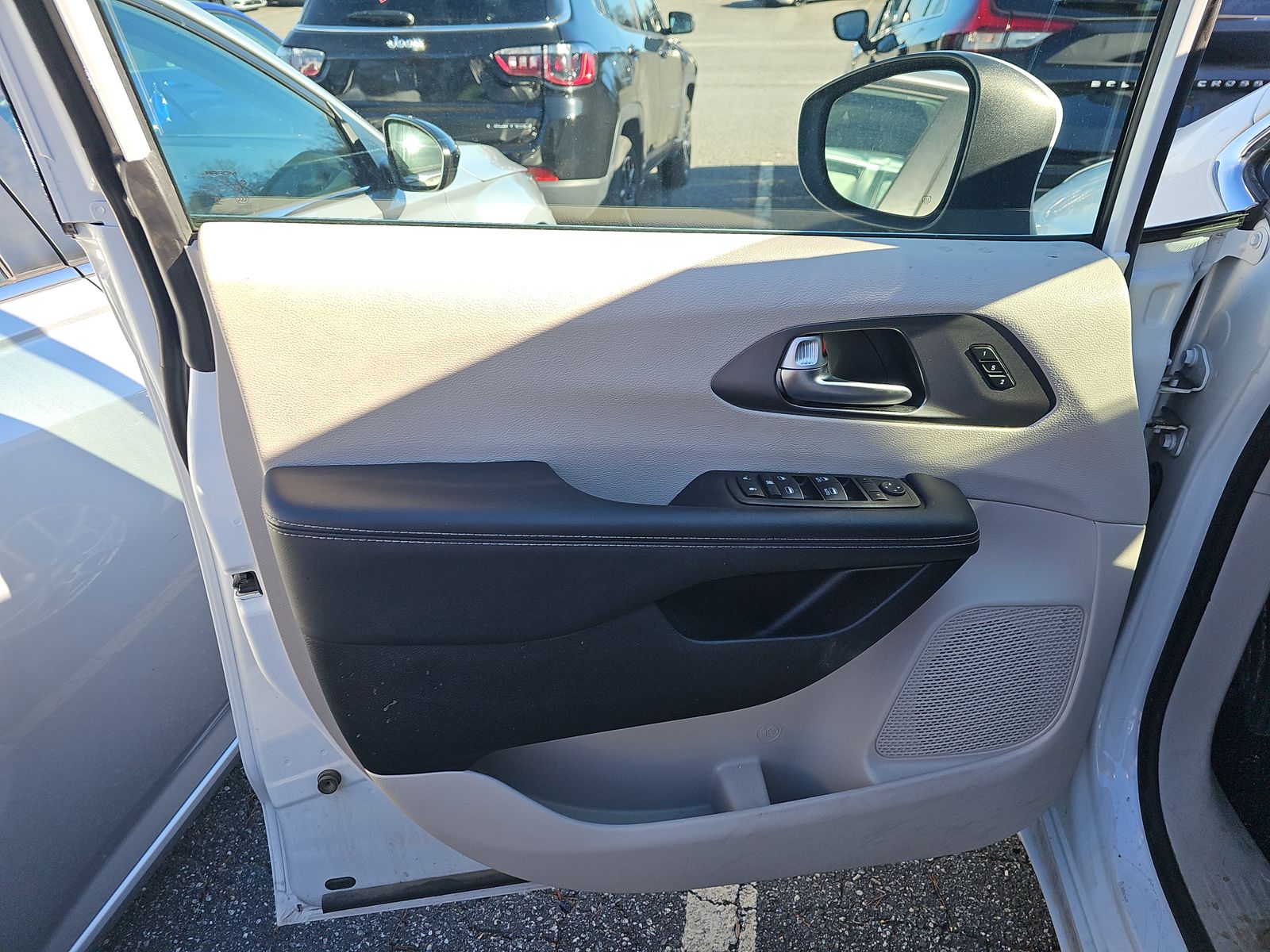 2023 Chrysler Pacifica Touring L FWD