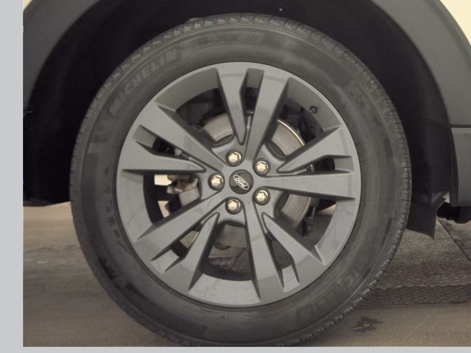 2023 Ford Explorer XLT AWD