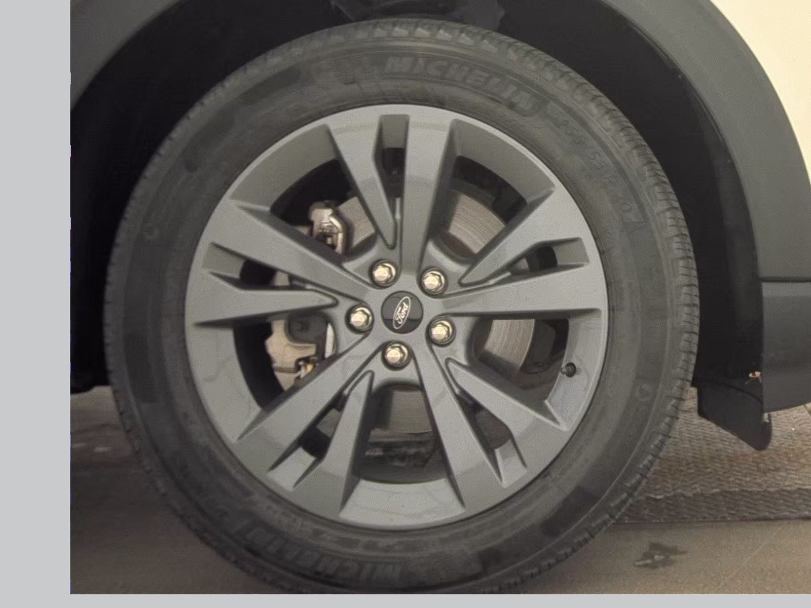 2023 Ford Explorer XLT AWD