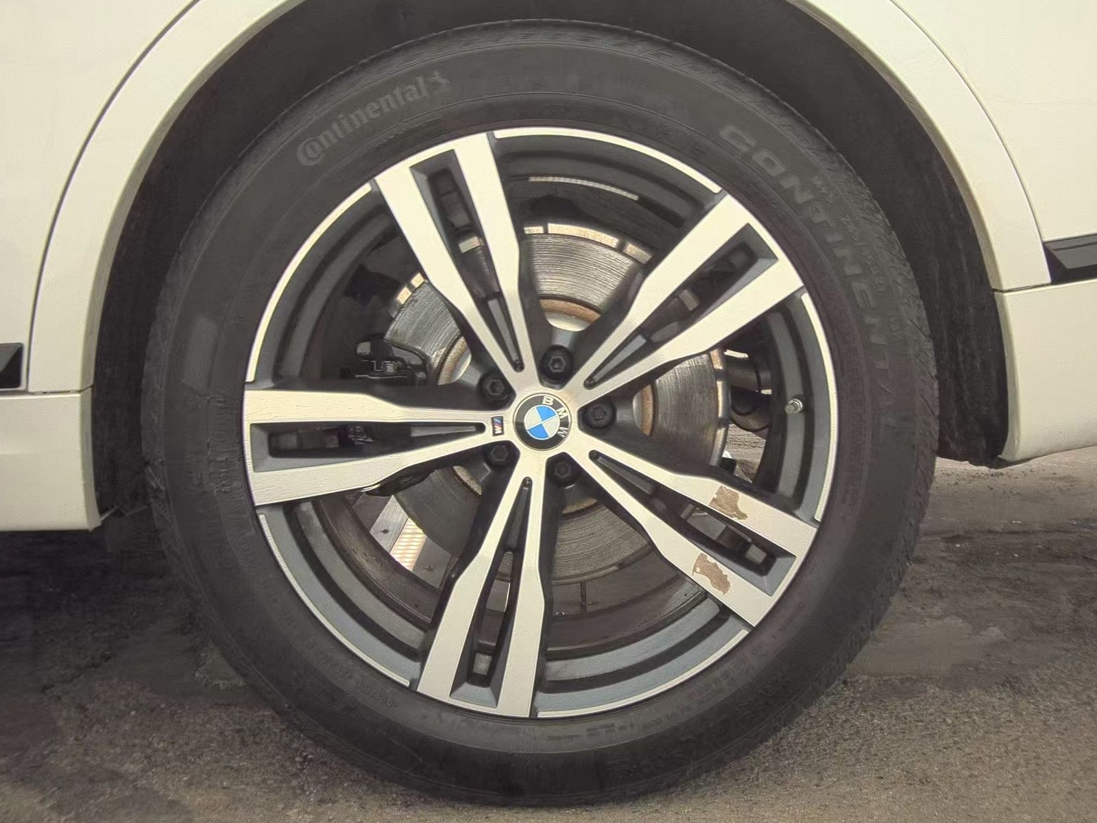 2025 BMW X7 xDrive40i AWD