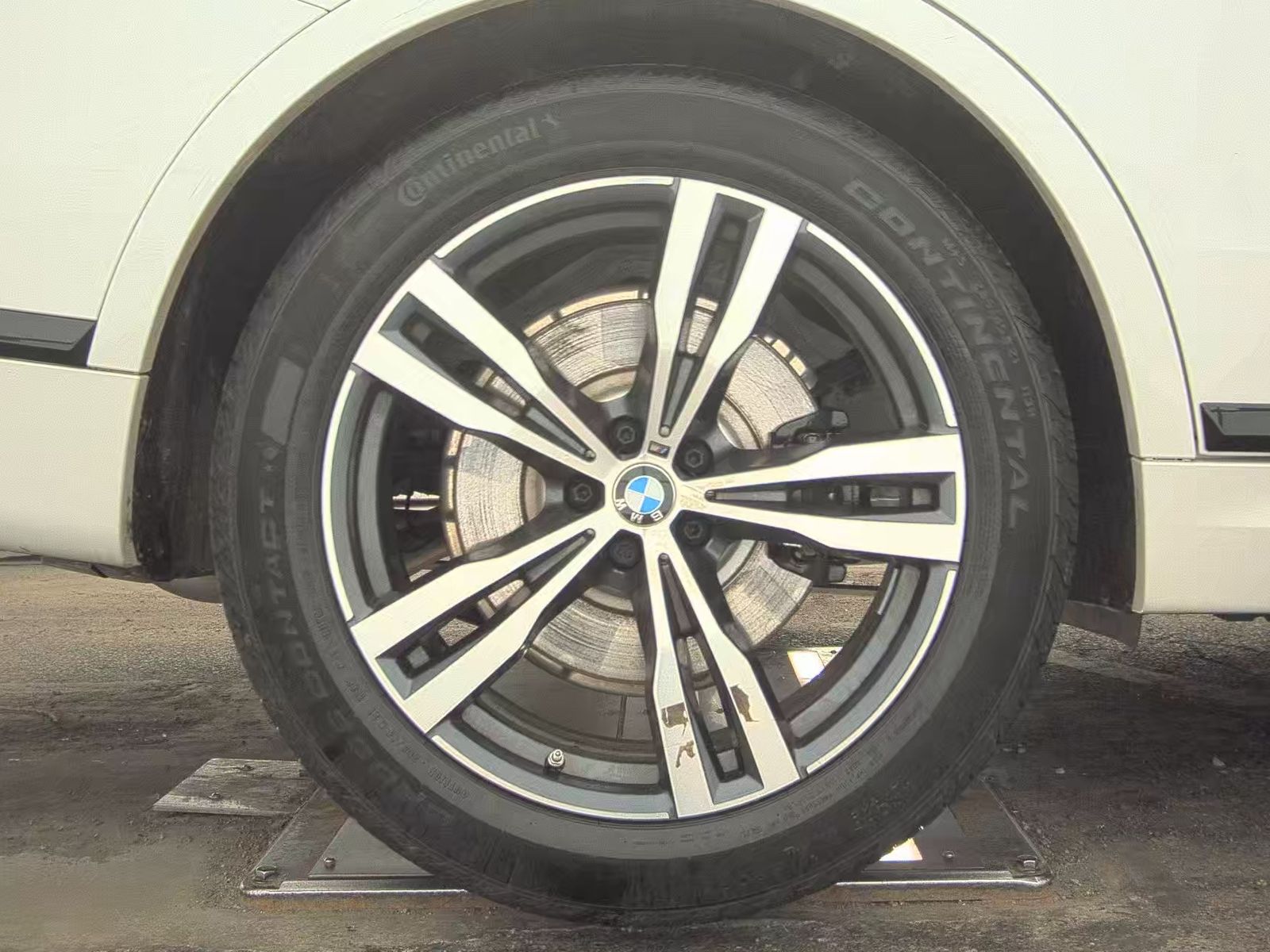 2025 BMW X7 xDrive40i AWD