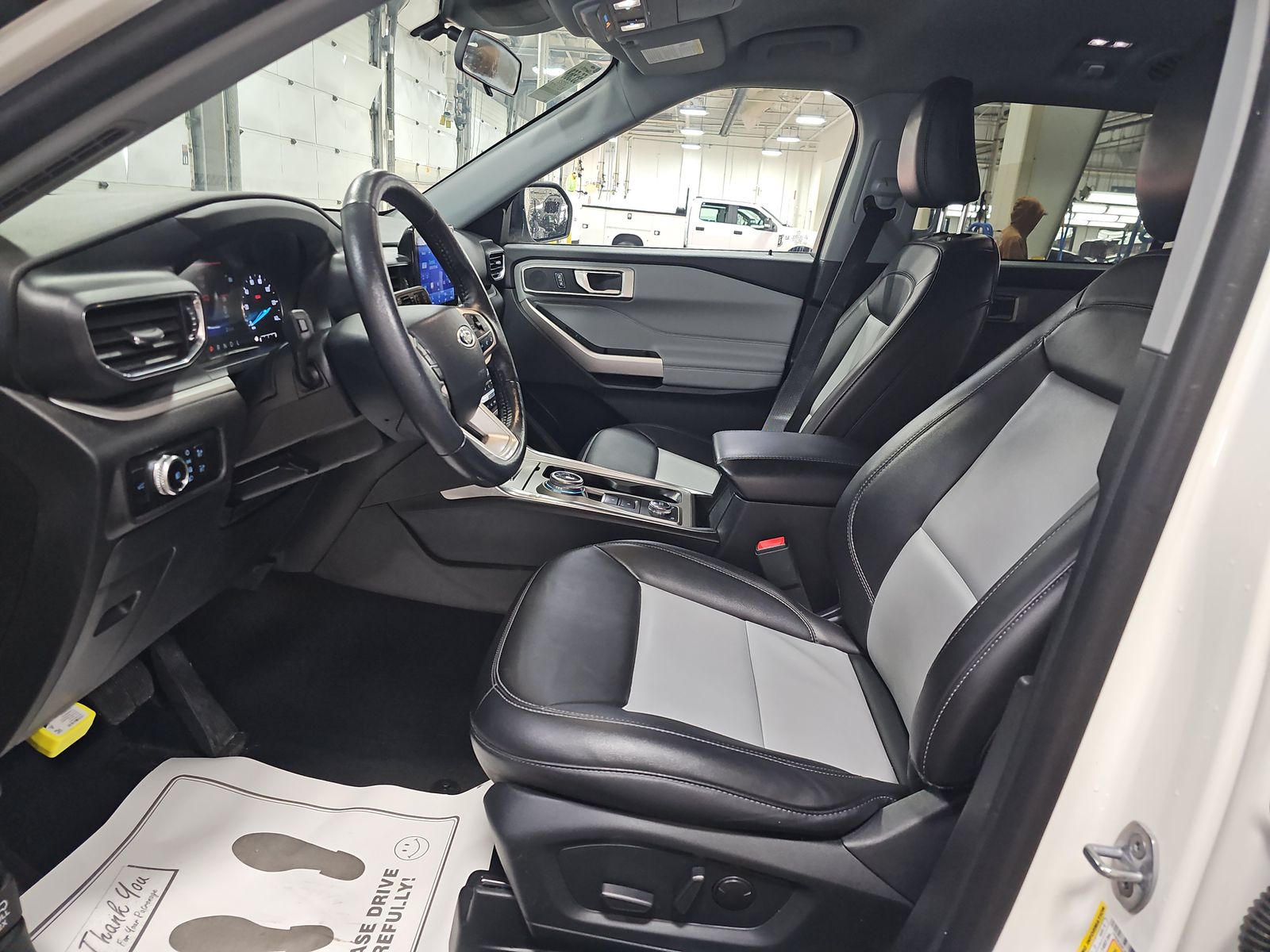 2023 Ford Explorer XLT AWD