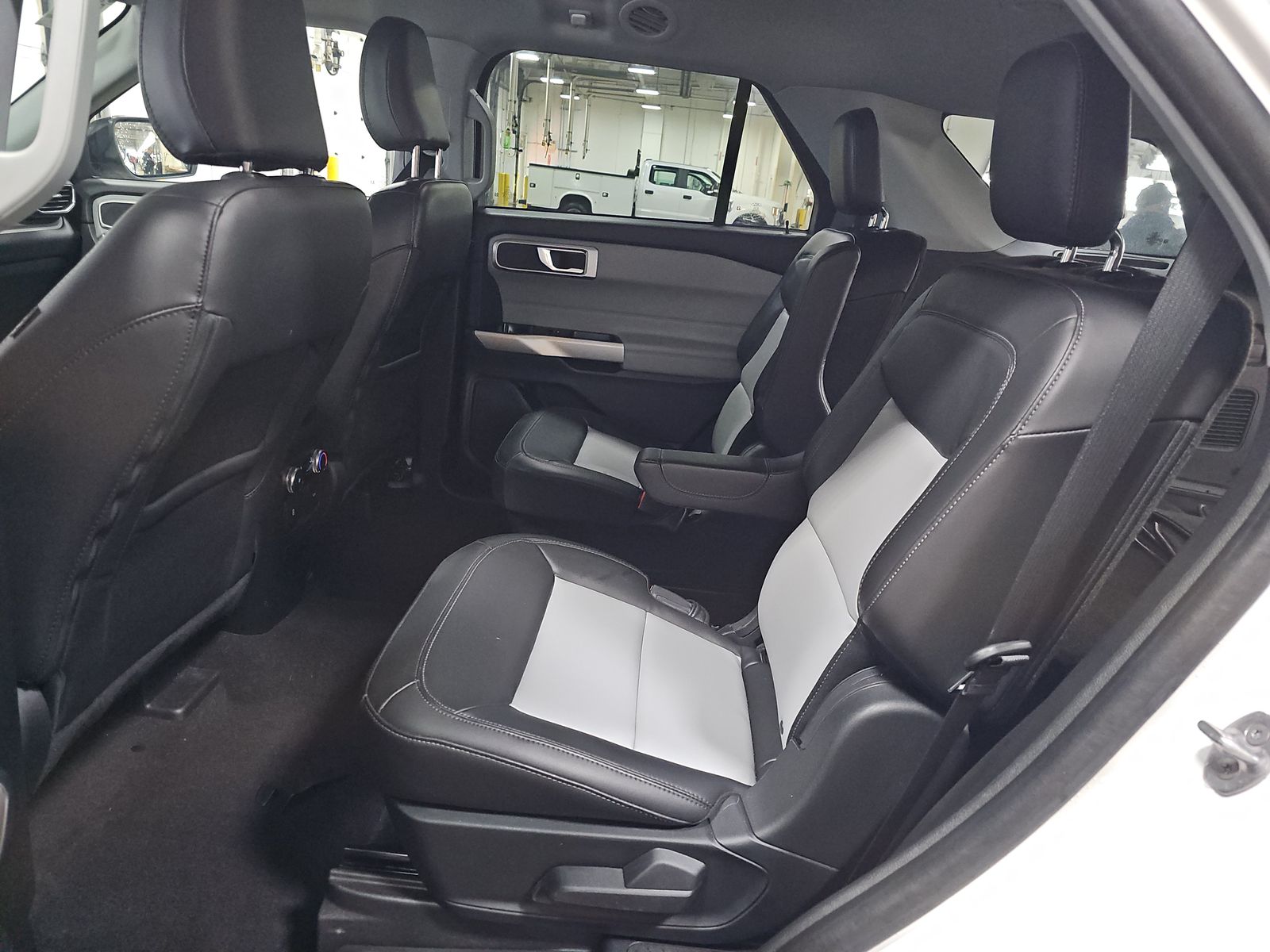 2023 Ford Explorer XLT AWD