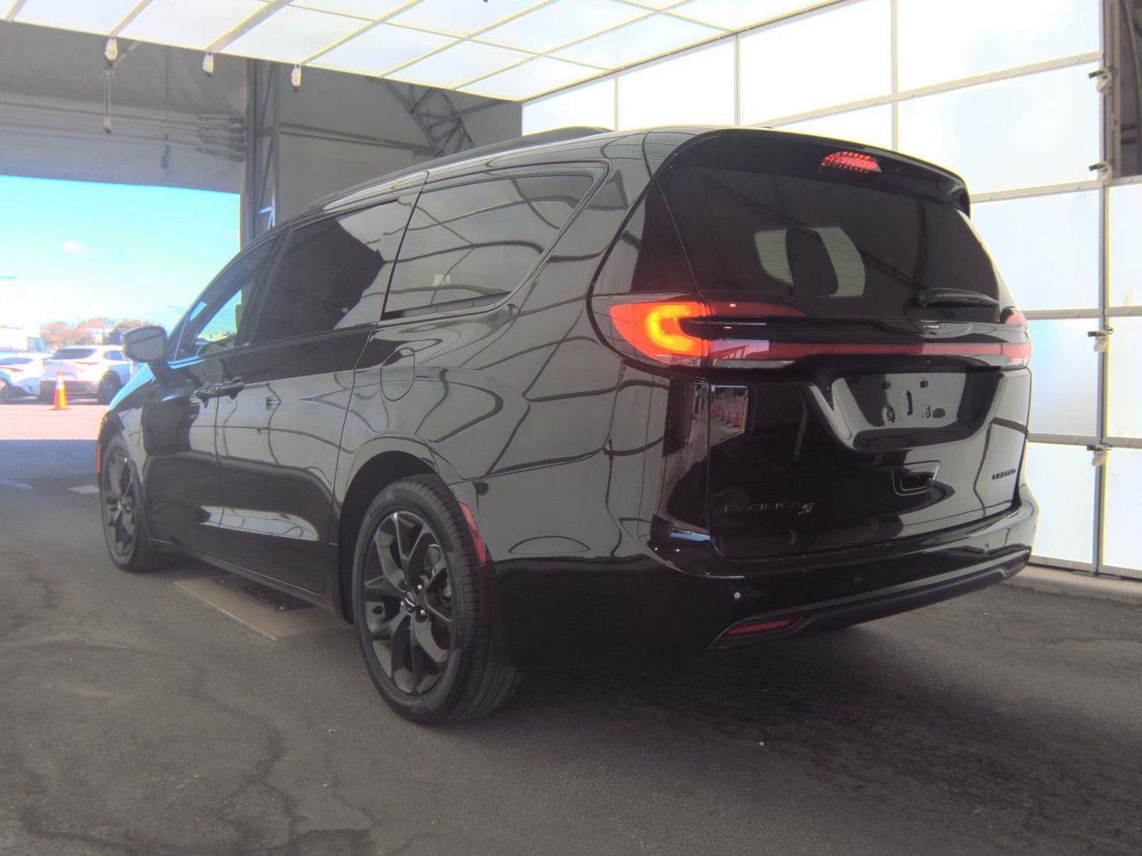 2025 Chrysler Pacifica Limited FWD