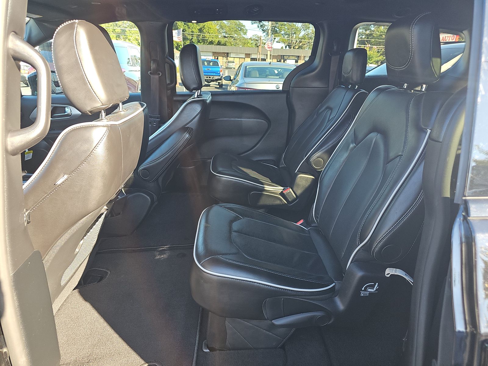 2025 Chrysler Pacifica Limited FWD