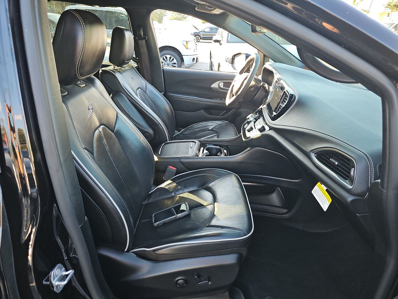 2025 Chrysler Pacifica Limited FWD