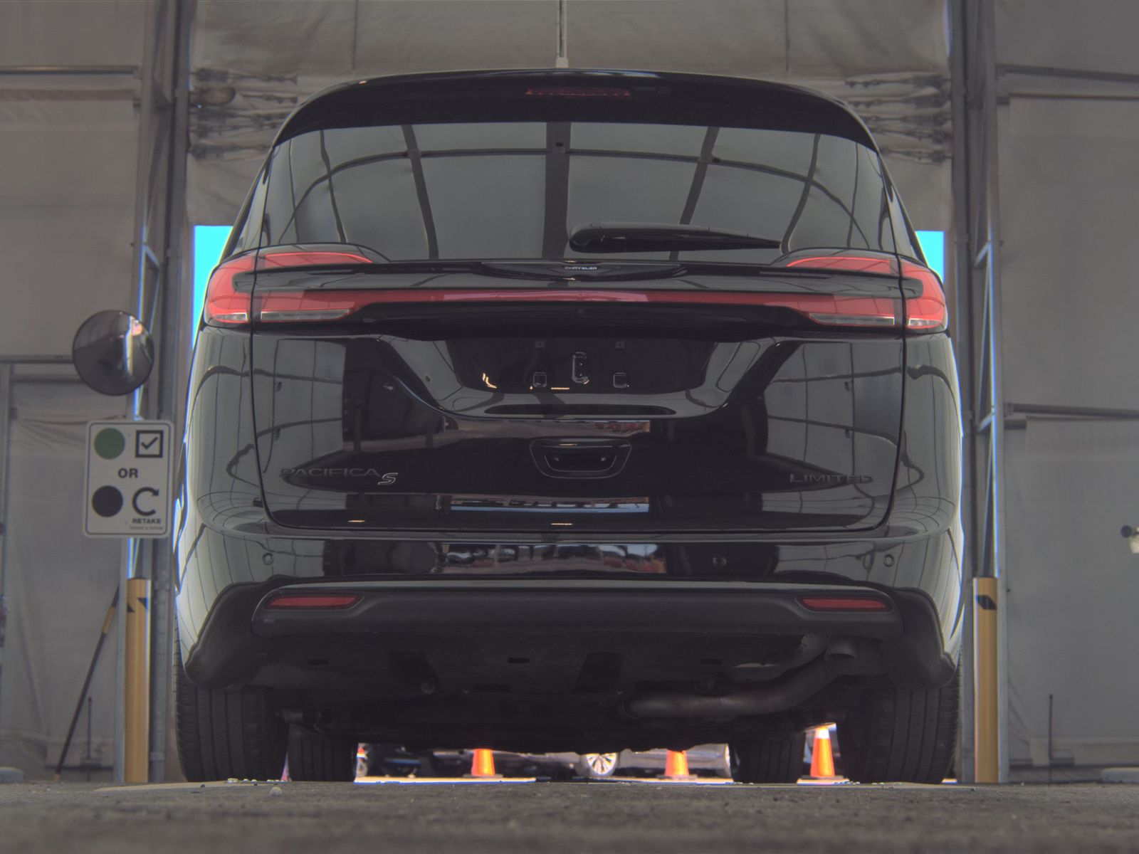 2025 Chrysler Pacifica Limited FWD