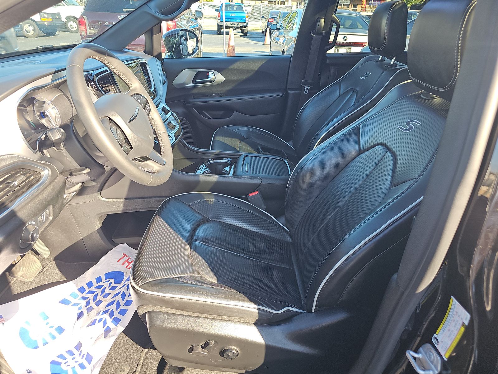 2025 Chrysler Pacifica Limited FWD