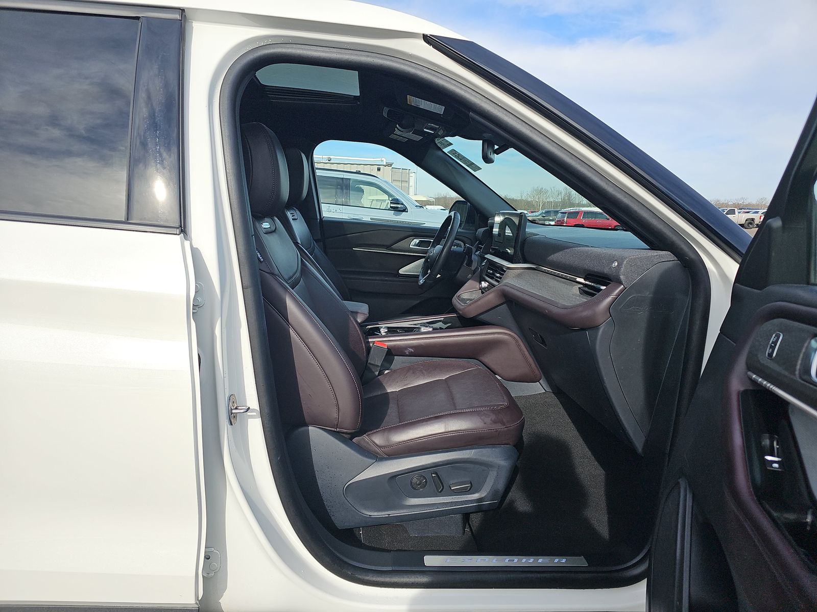 2025 Ford Explorer Platinum AWD