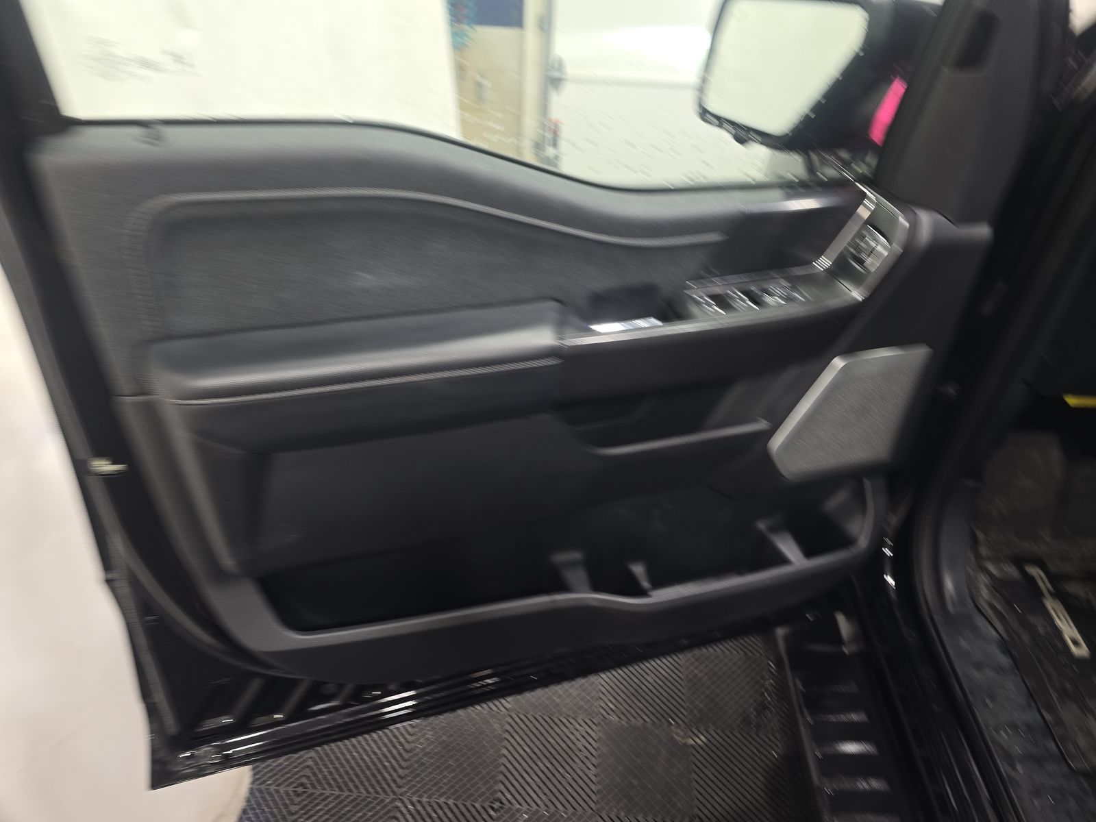 2024 Ford F-150 Hybrid Lariat AWD