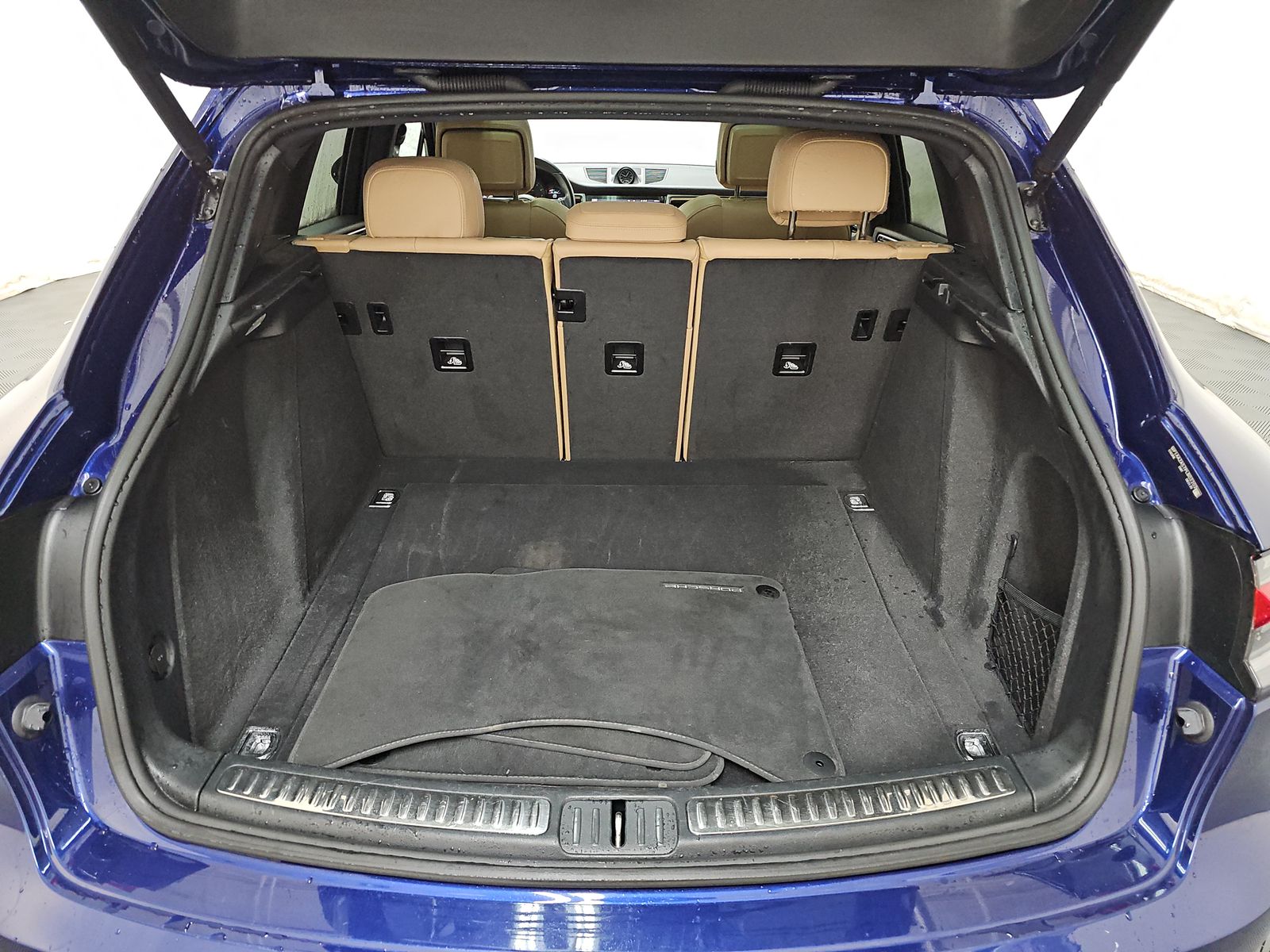 2023 Porsche Macan Base AWD