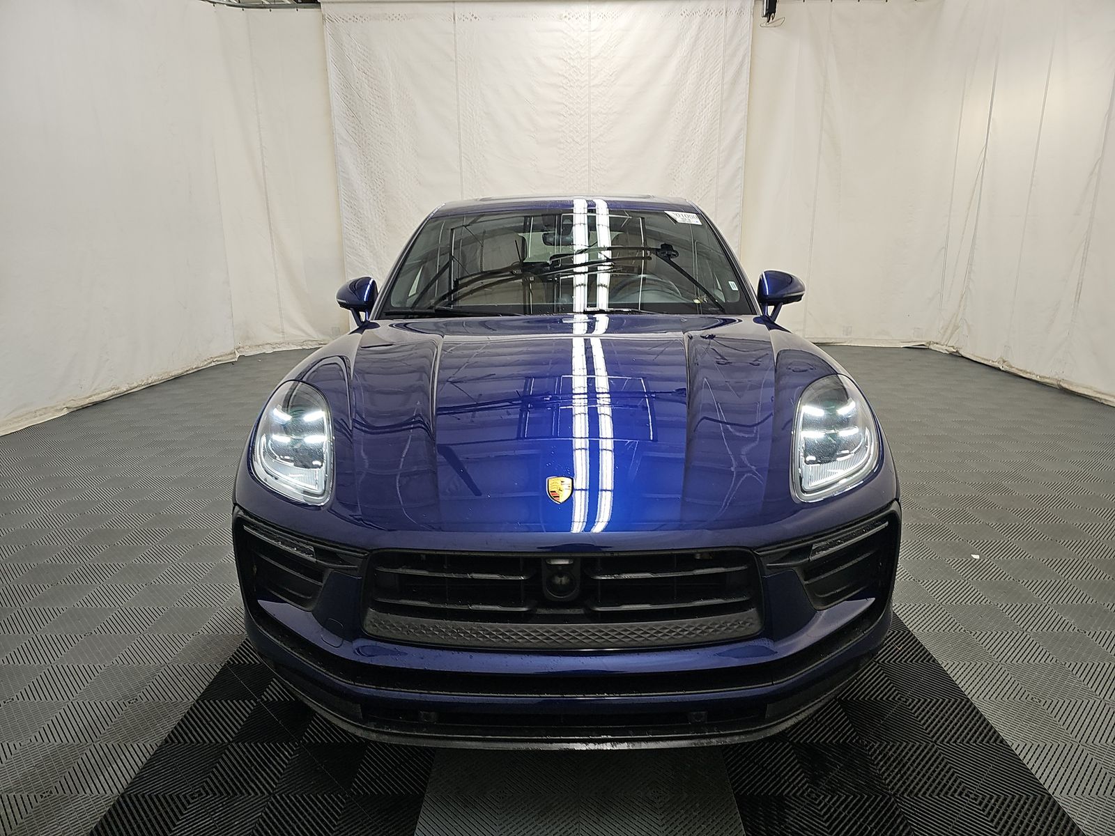 2023 Porsche Macan Base AWD