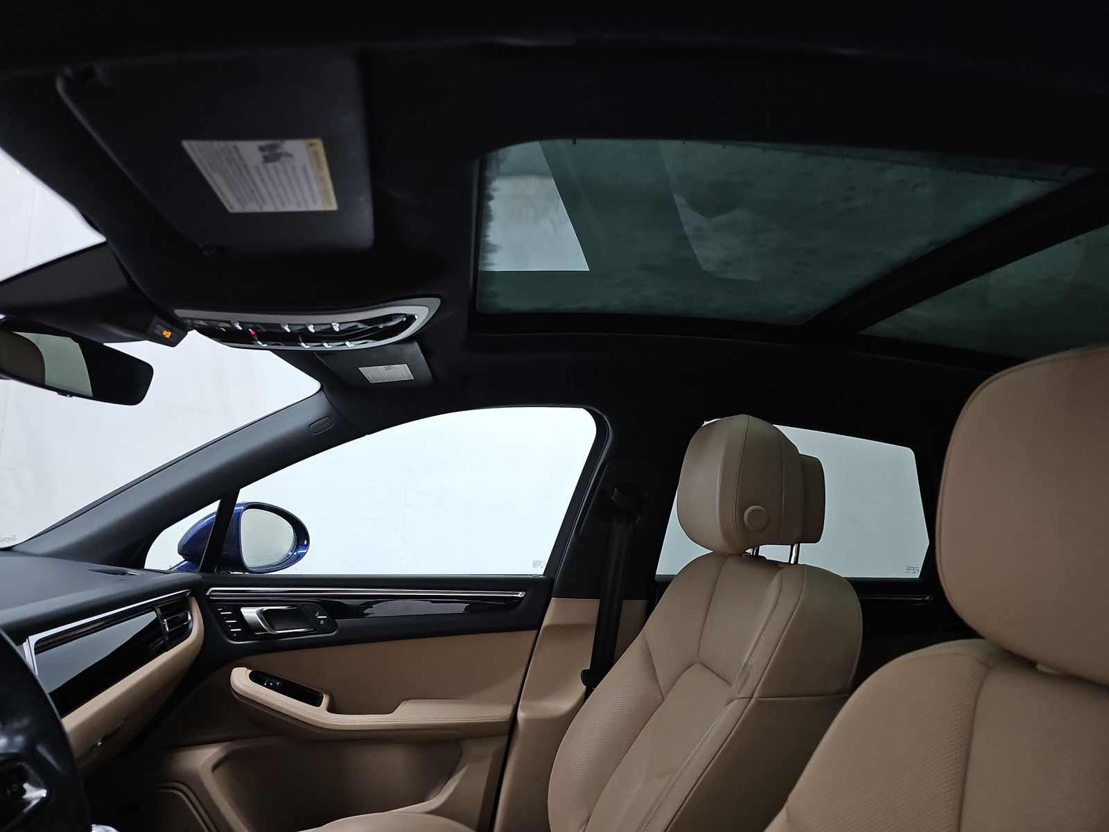 2023 Porsche Macan Base AWD