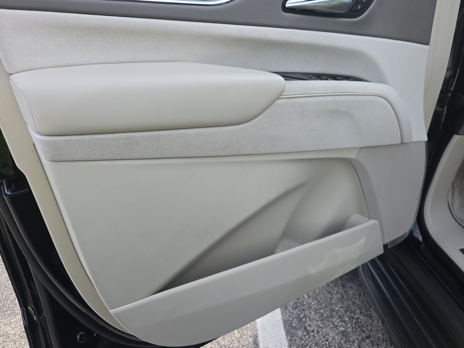 2023 Cadillac Escalade ESV Premium Luxury Platinum AWD