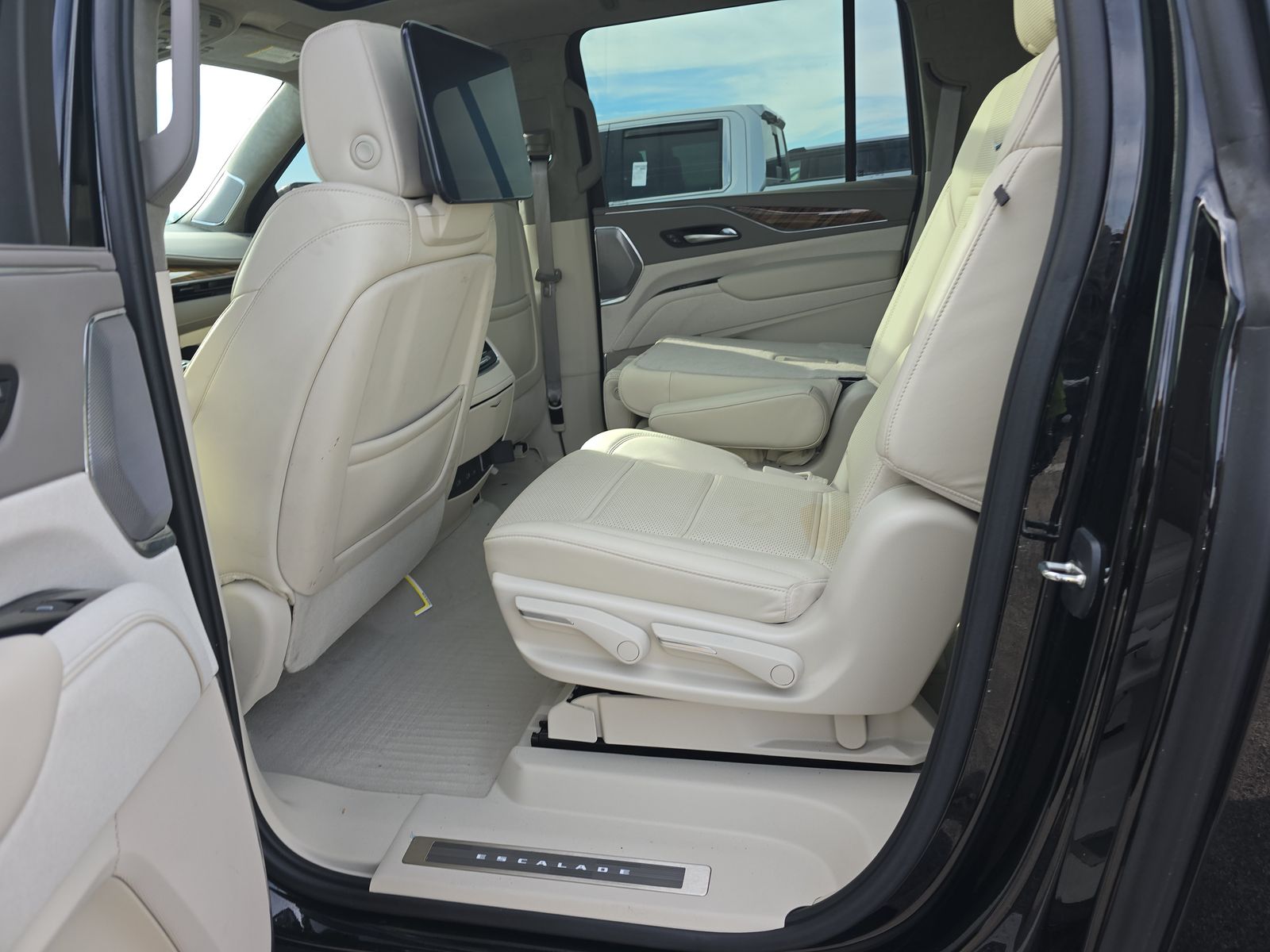 2023 Cadillac Escalade ESV Premium Luxury Platinum AWD