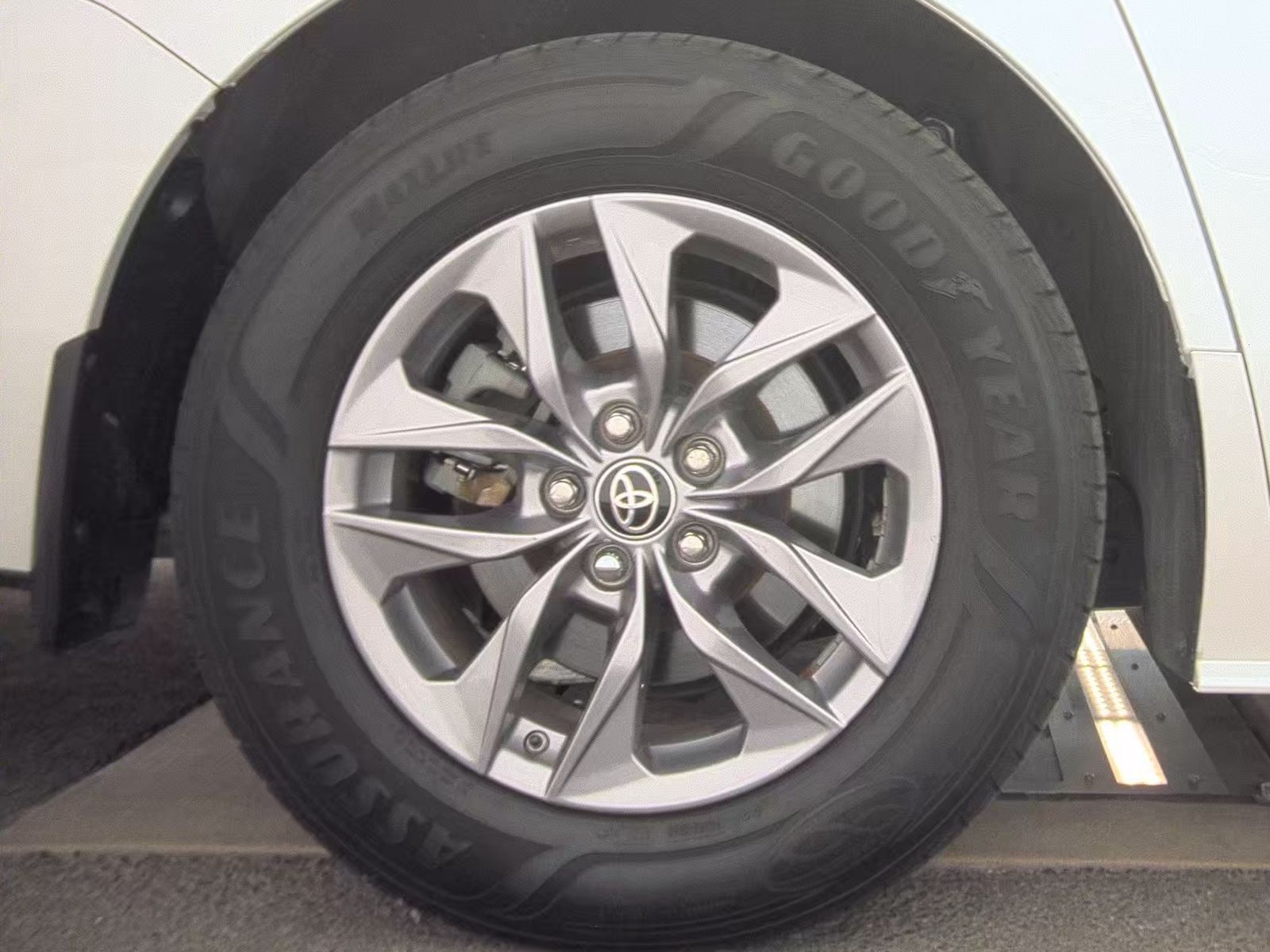 2023 Toyota Sienna XLE FWD