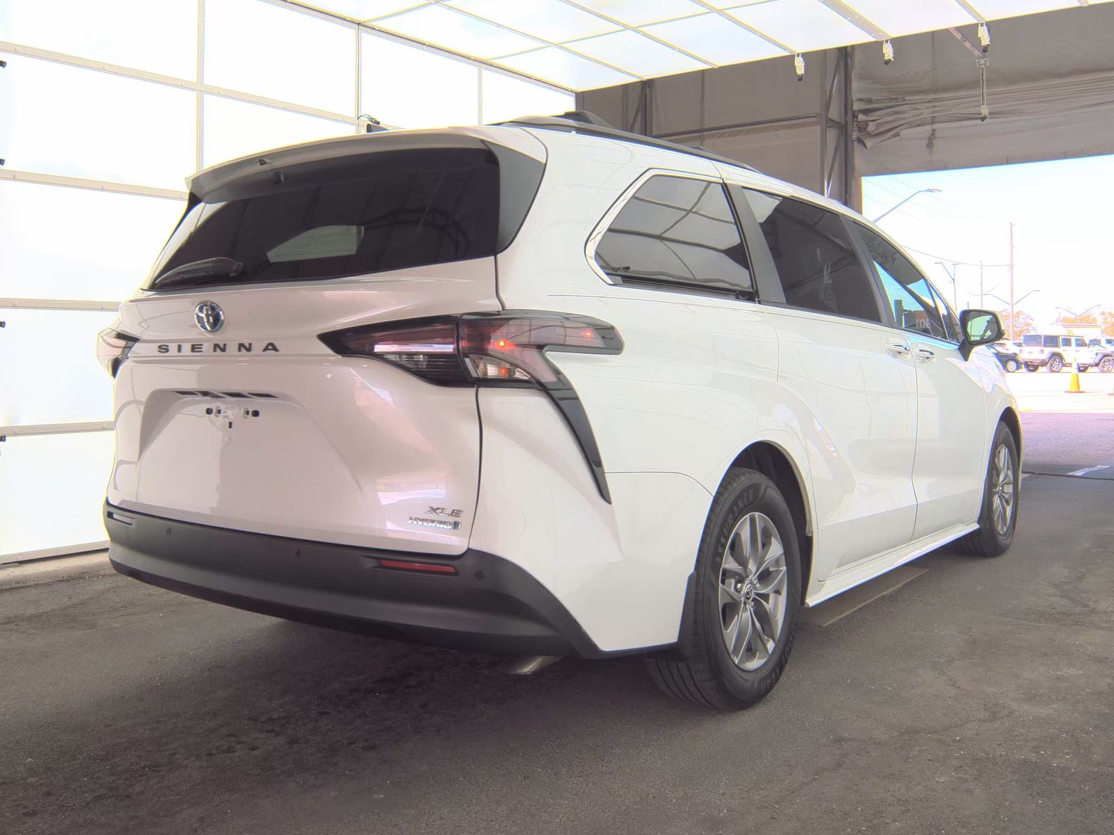 2023 Toyota Sienna XLE FWD