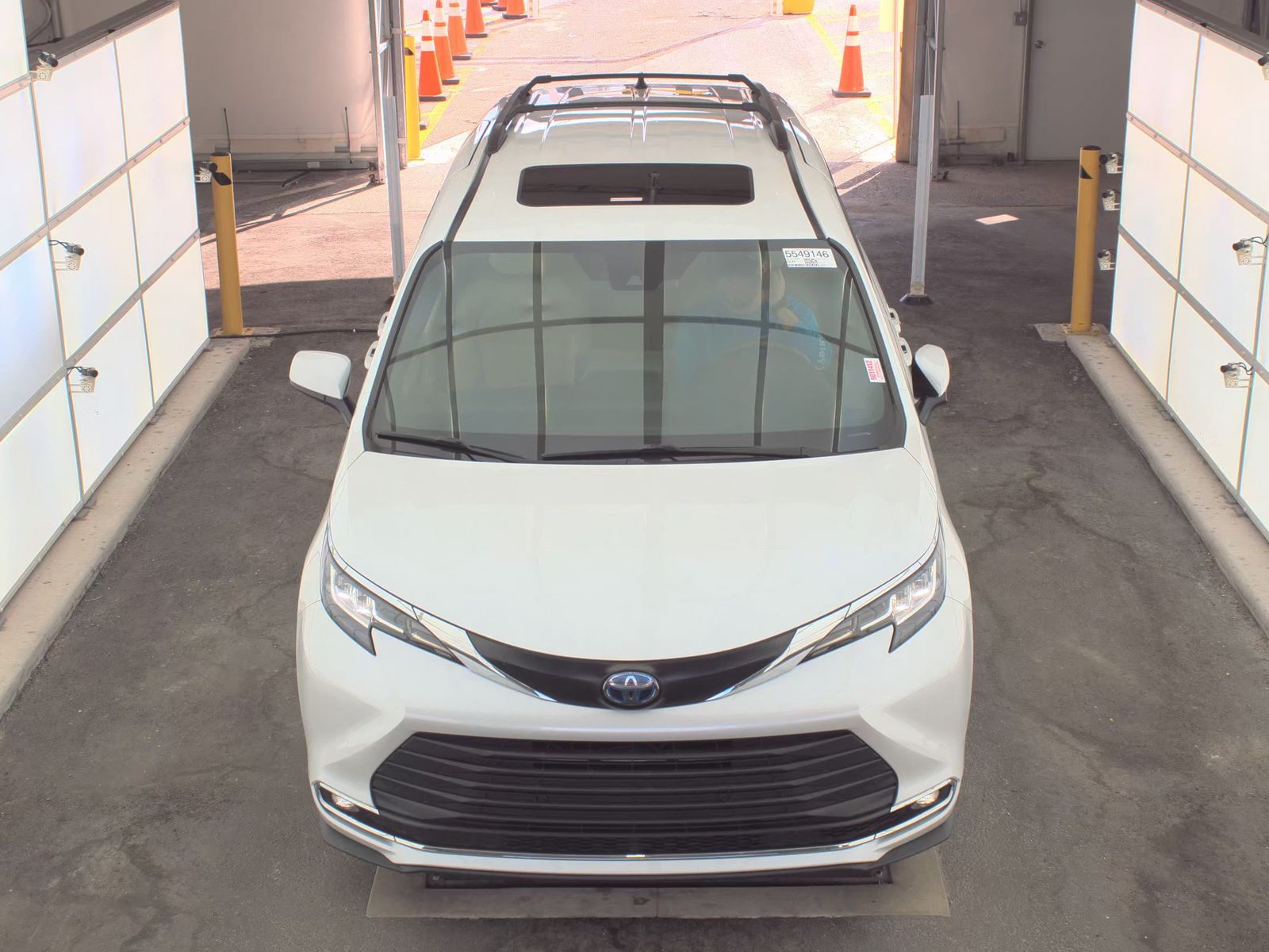 2023 Toyota Sienna XLE FWD