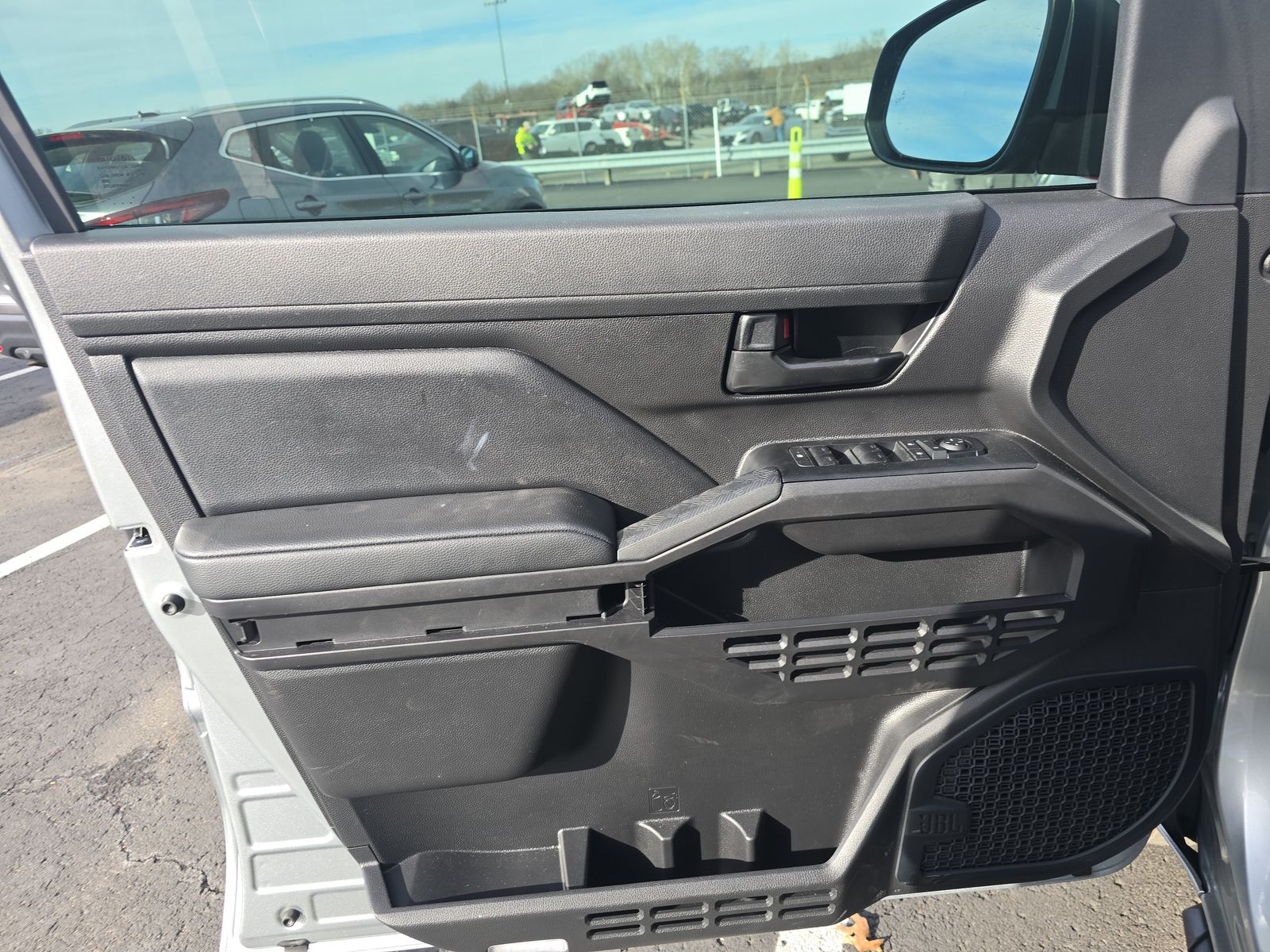 2024 Toyota Tacoma SR5 AWD