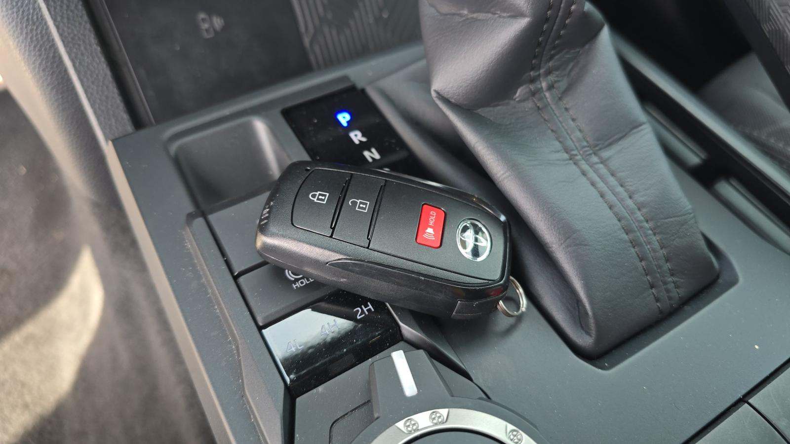 2024 Toyota Tacoma SR5 AWD