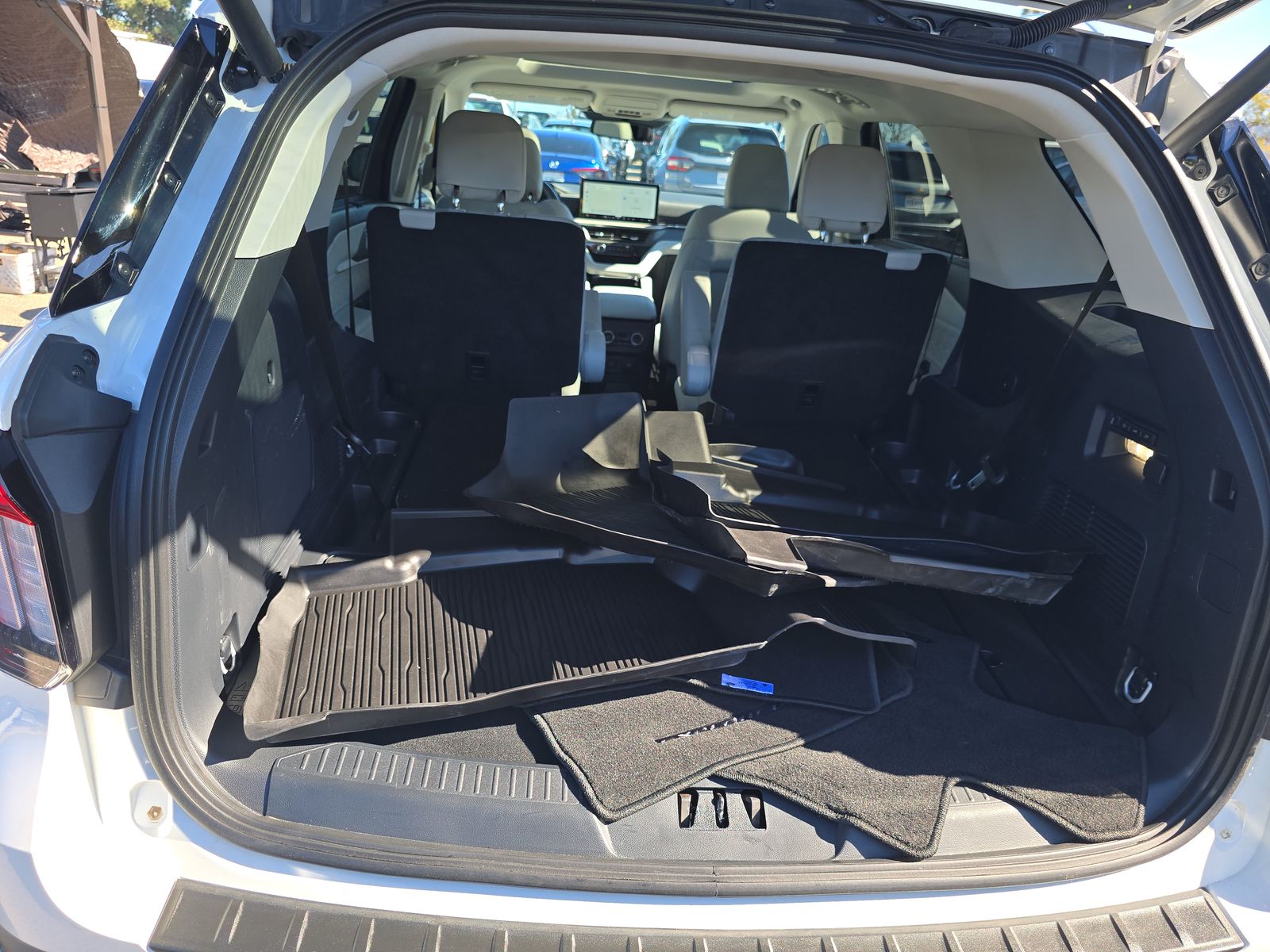 2025 Ford Explorer Platinum RWD