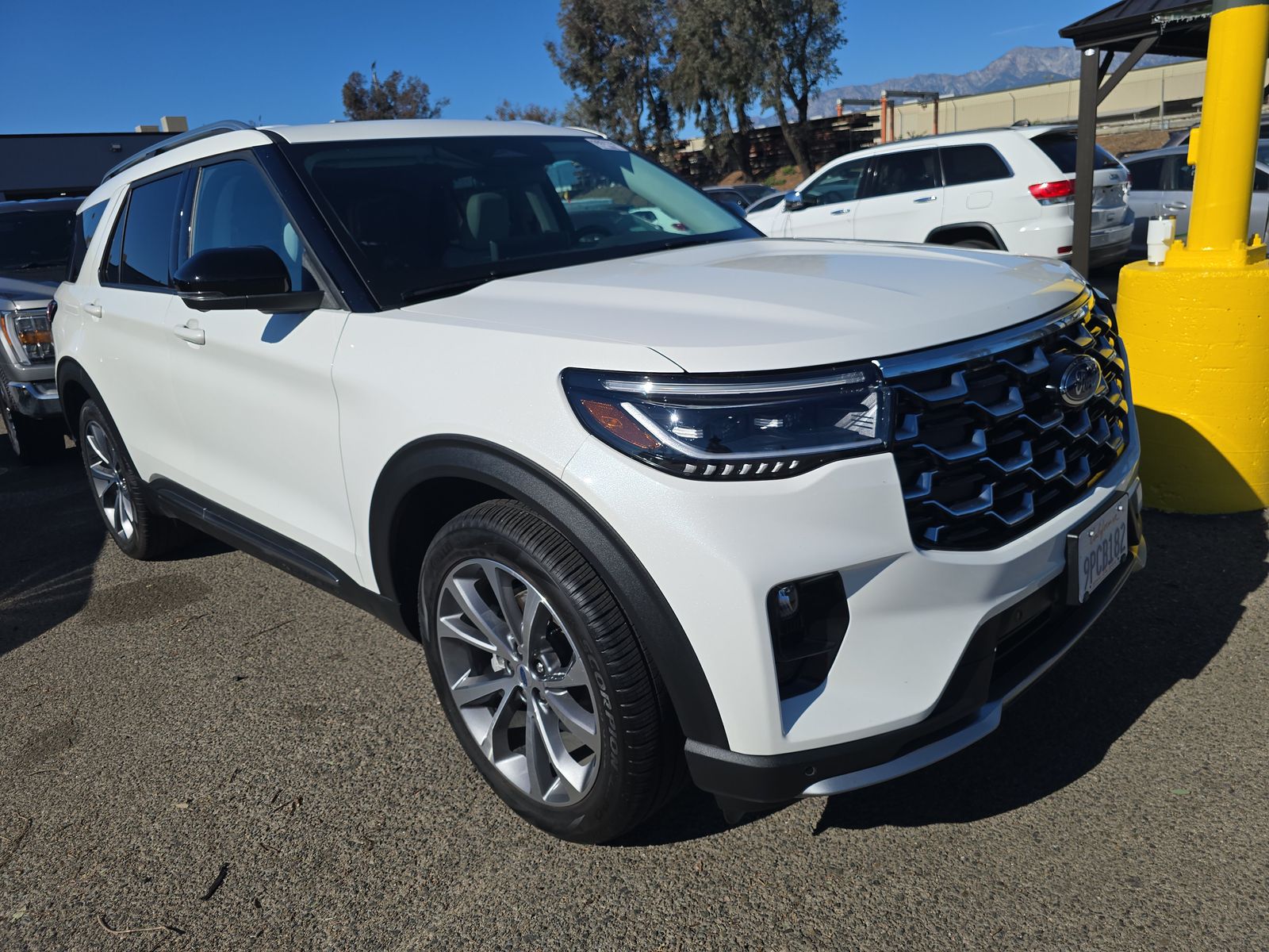 2025 Ford Explorer Platinum RWD