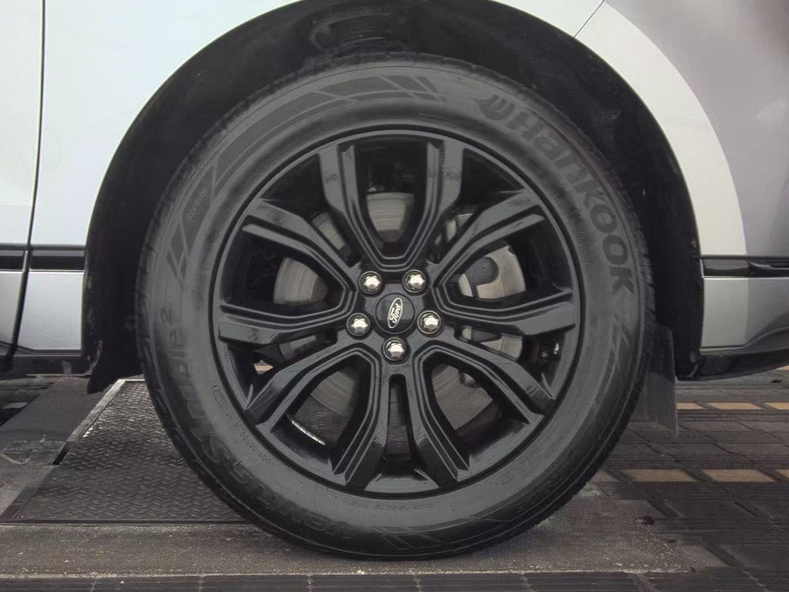 2023 Ford Edge SE AWD