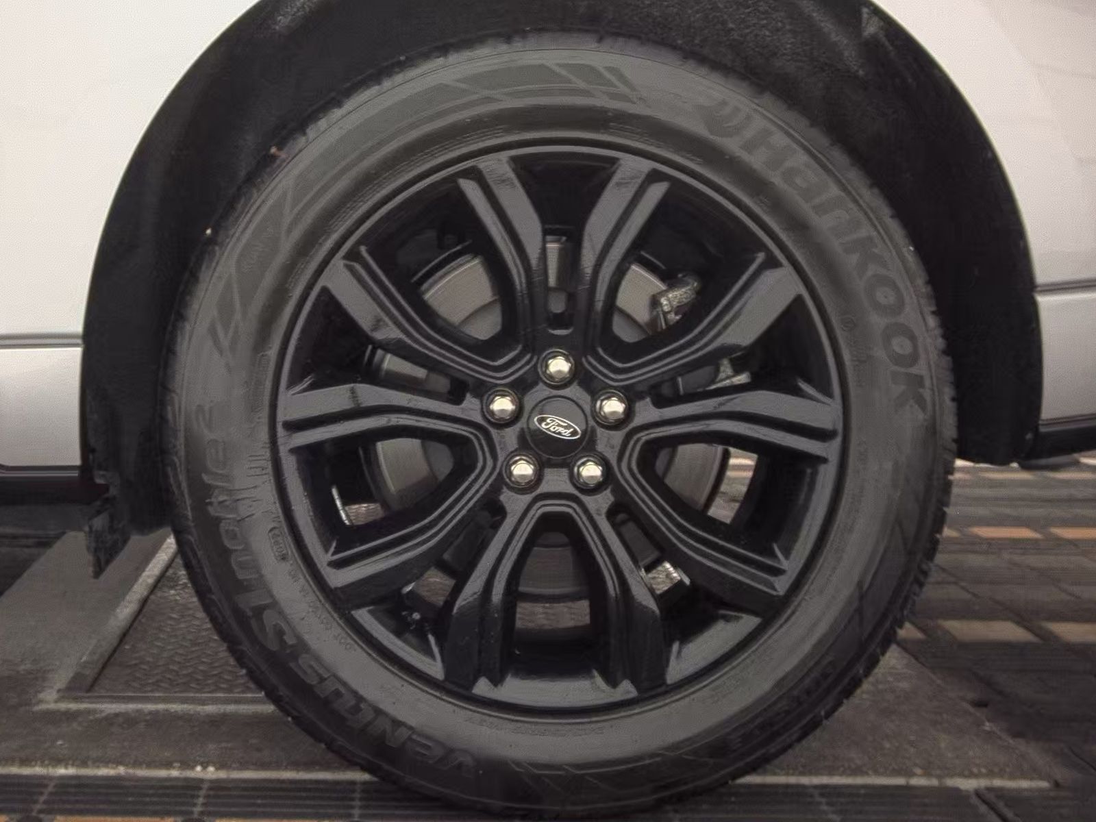 2023 Ford Edge SE AWD