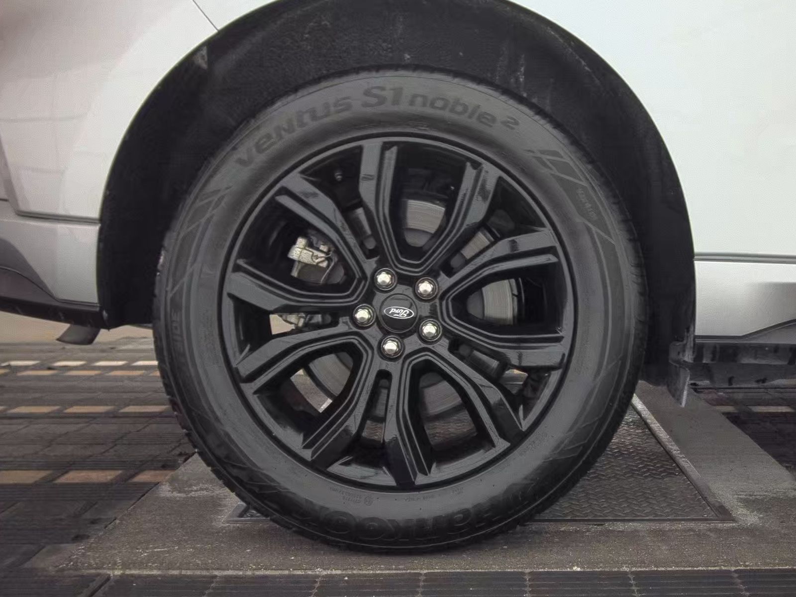 2023 Ford Edge SE AWD