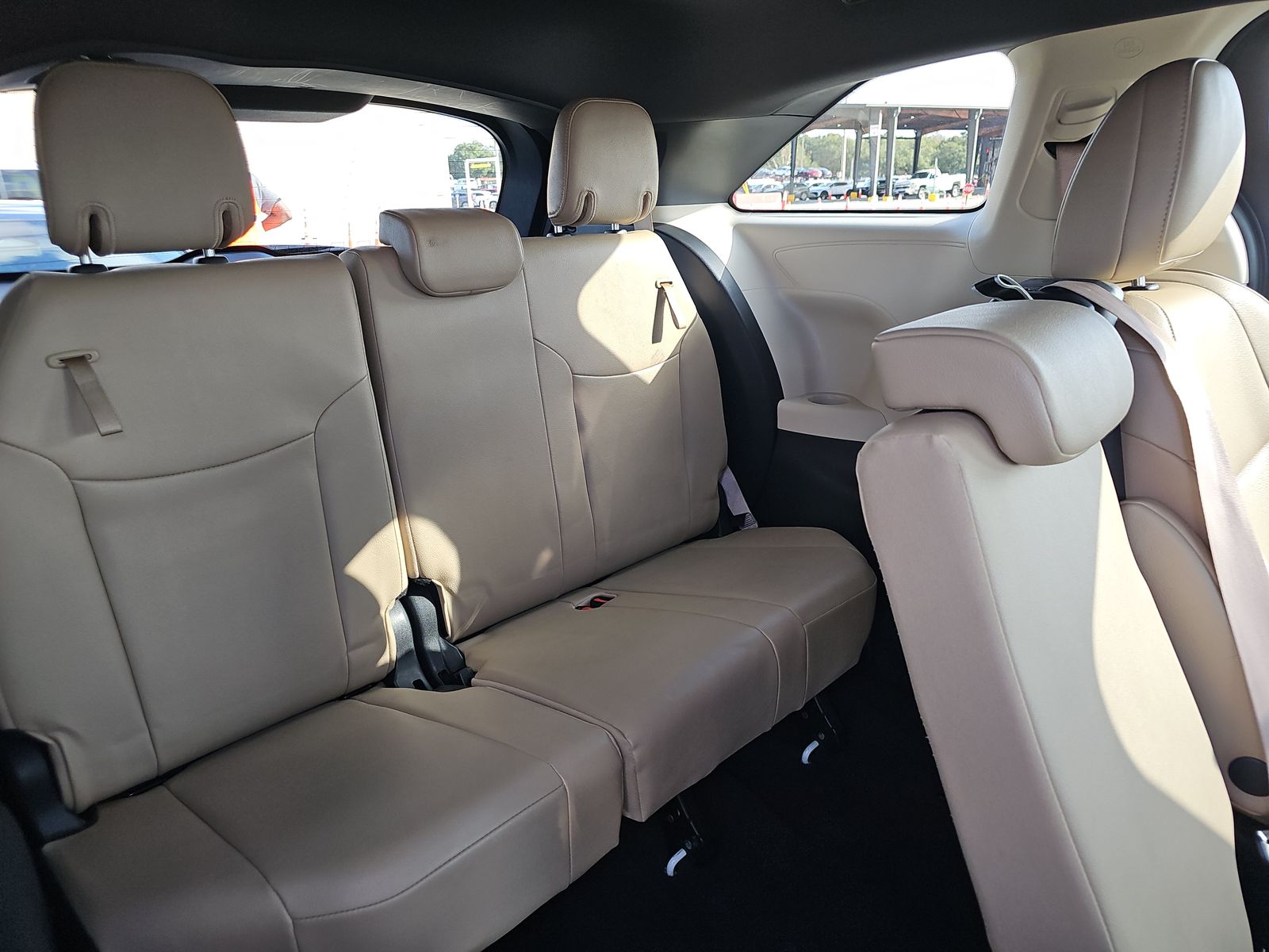 2023 Toyota Sienna XLE FWD