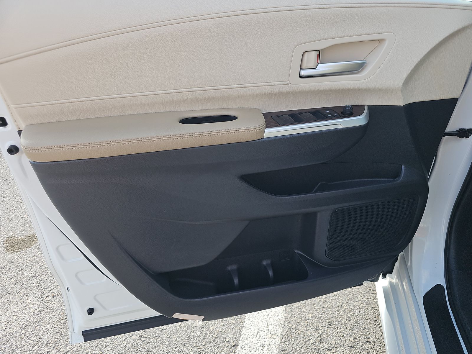 2023 Toyota Sienna XLE FWD