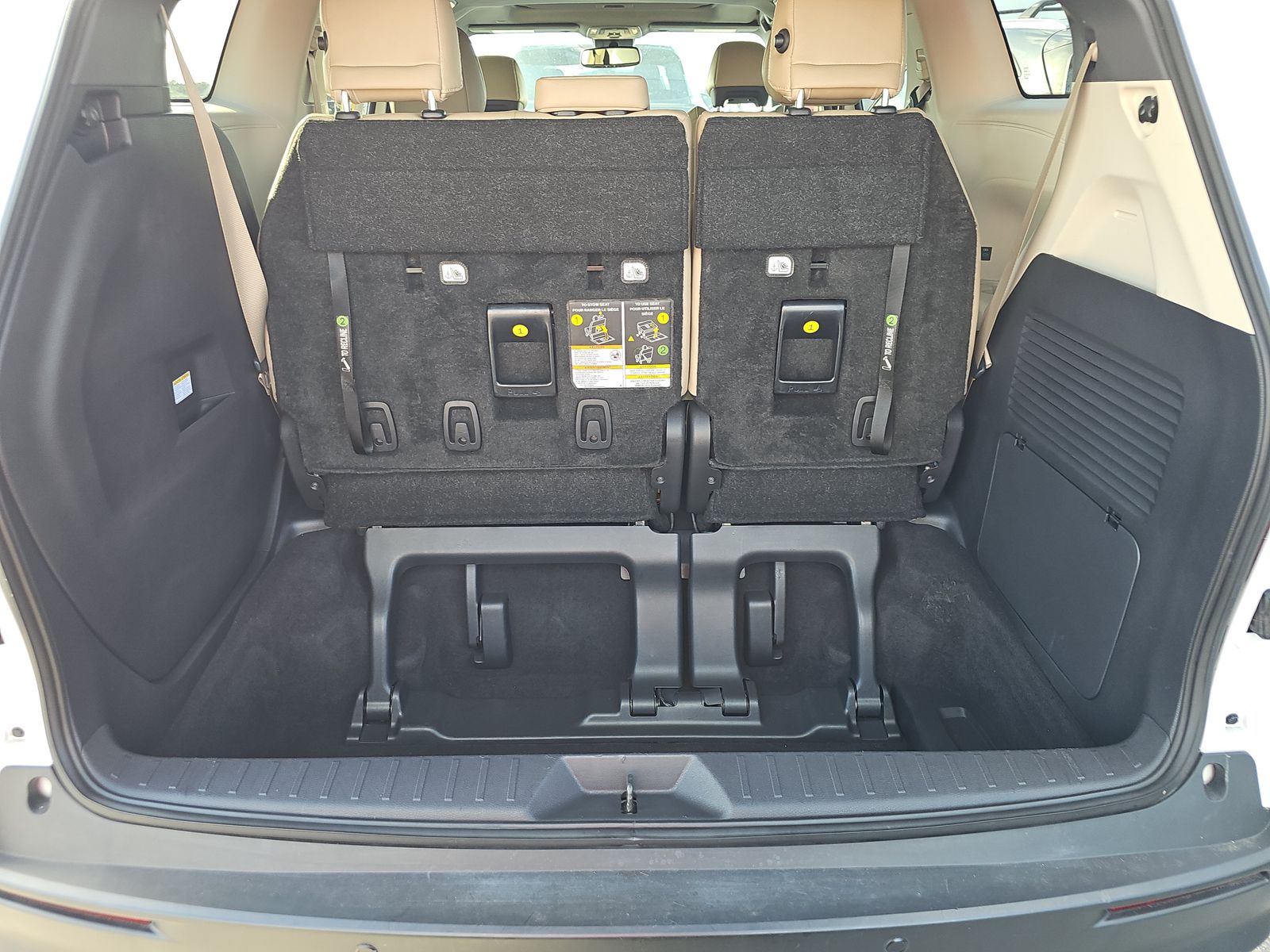 2023 Toyota Sienna XLE FWD